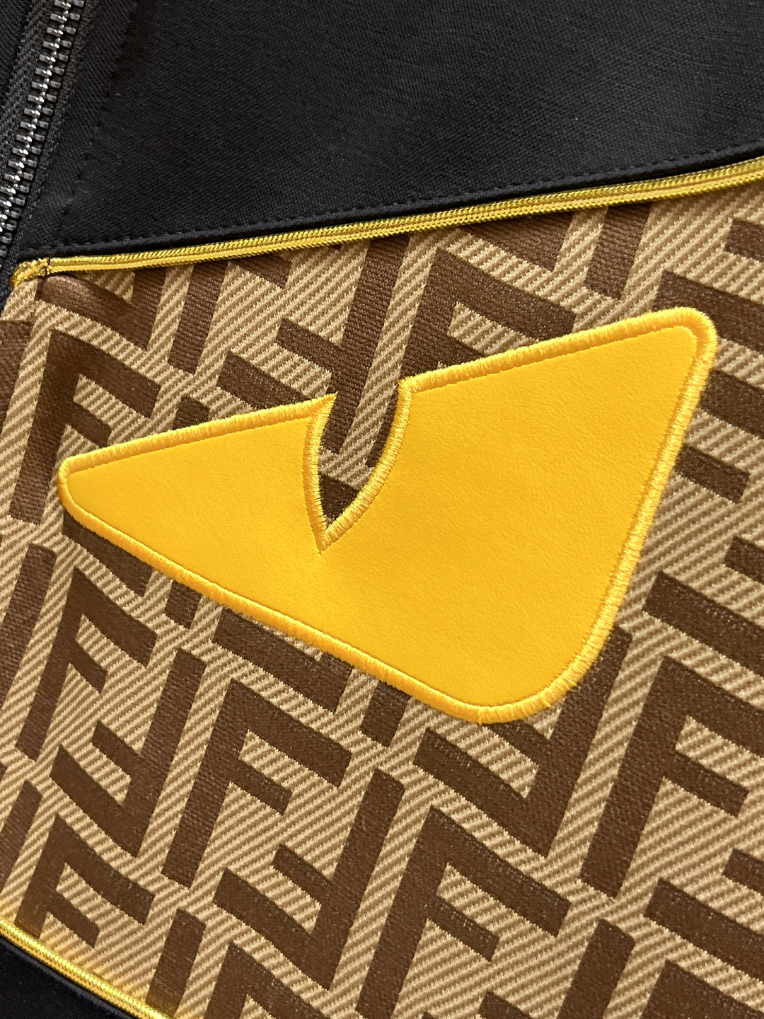 芬迪 2025全新爆款开衫套装 原单狠货🇭🇰倾注顶级设计师的精心之作 就为一个贴合、完美的上身效果 全天