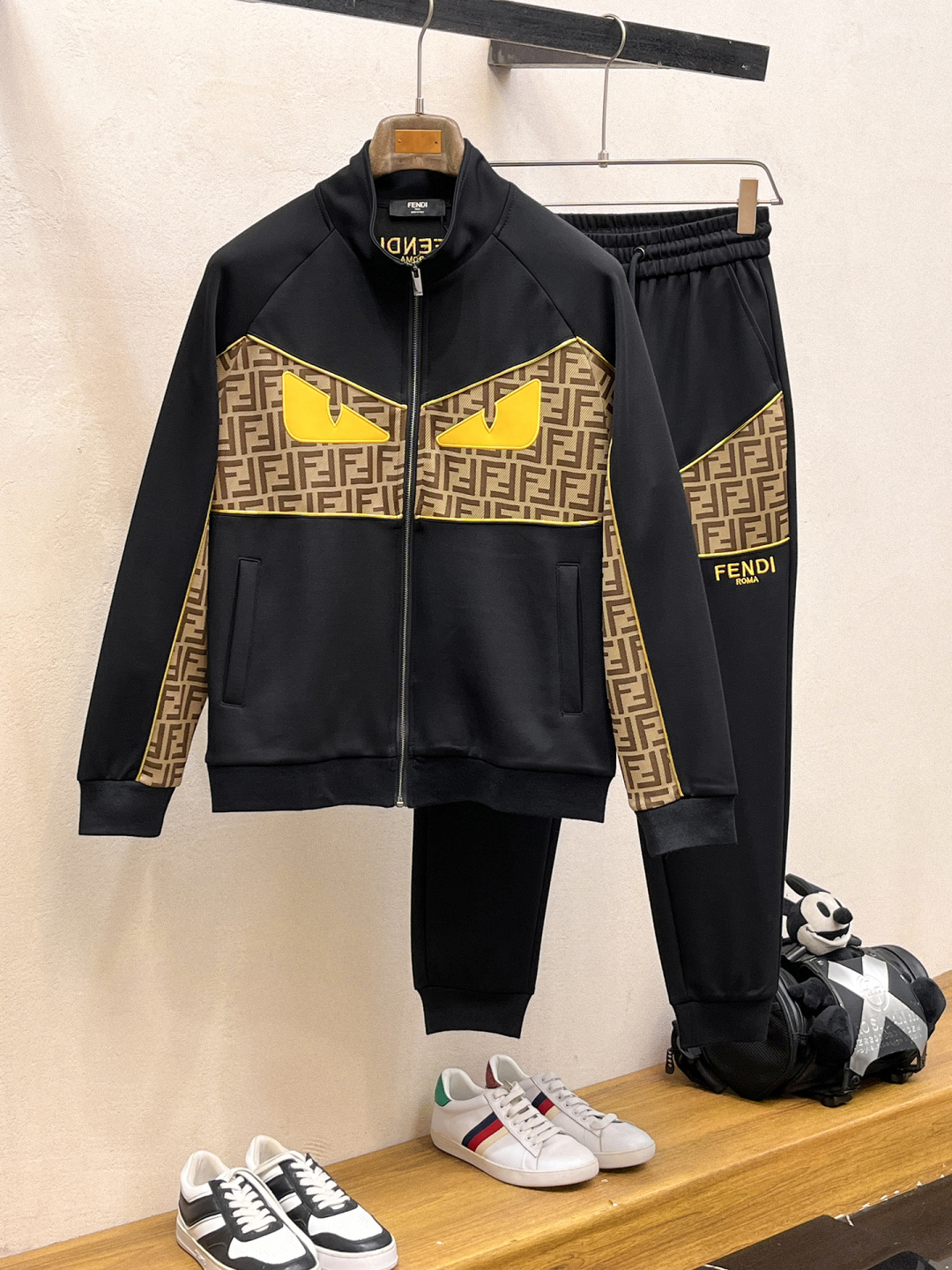 芬迪 2025全新爆款开衫套装 原单狠货🇭🇰倾注顶级设计师的精心之作 就为一个贴合、完美的上身效果 全天