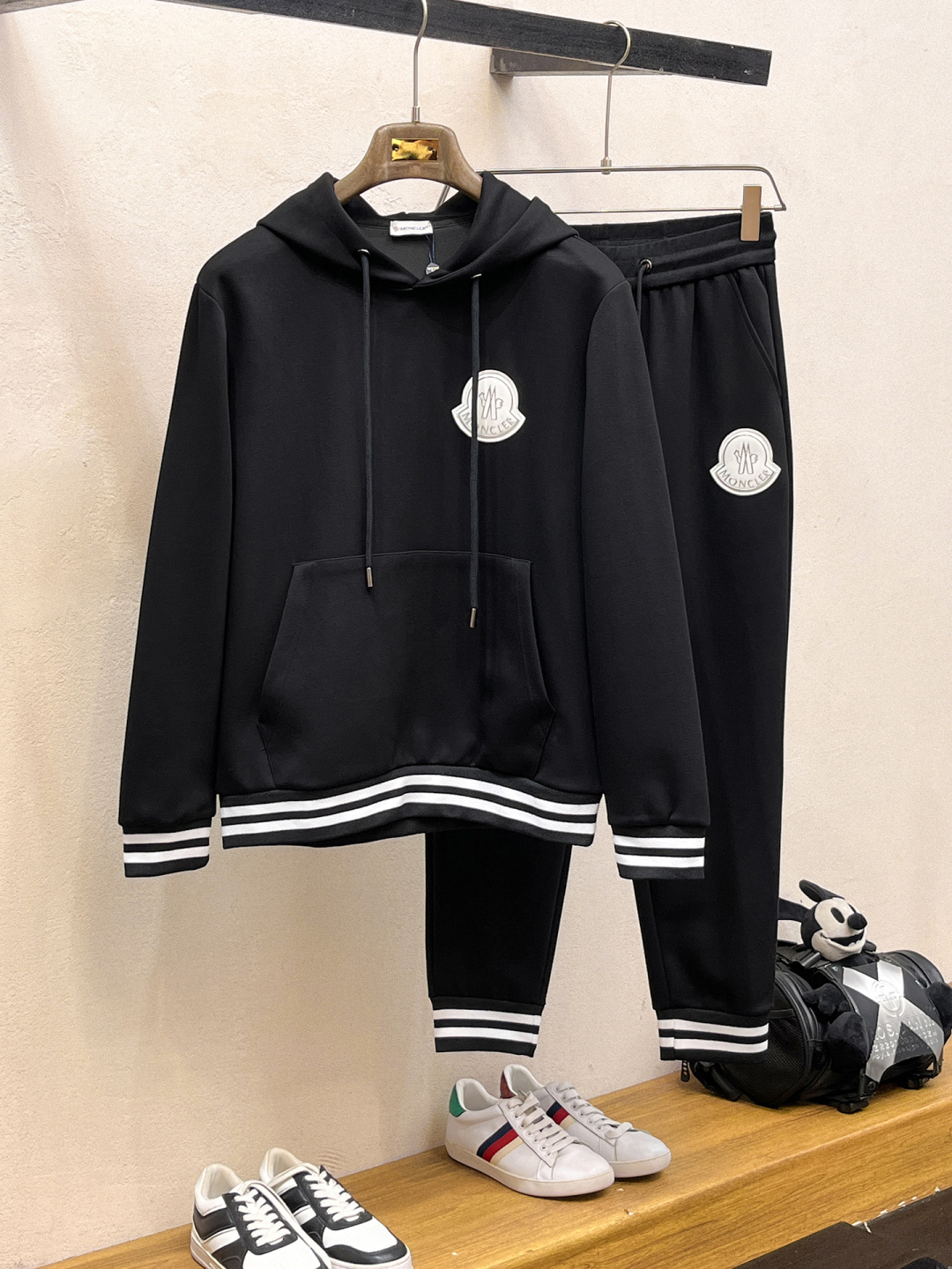 蒙口 2025全新爆款开衫套装 原单狠货🇭🇰倾注顶级设计师的精心之作 就为一个贴合、完美的上身效果 全天