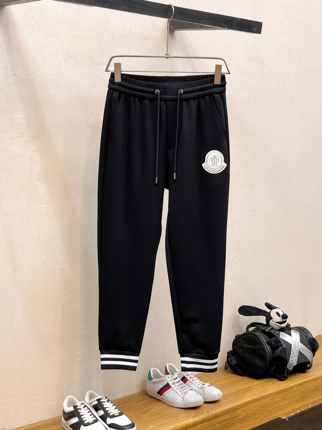 蒙口 2025全新爆款开衫套装 原单狠货🇭🇰倾注顶级设计师的精心之作 就为一个贴合、完美的上身效果 全天