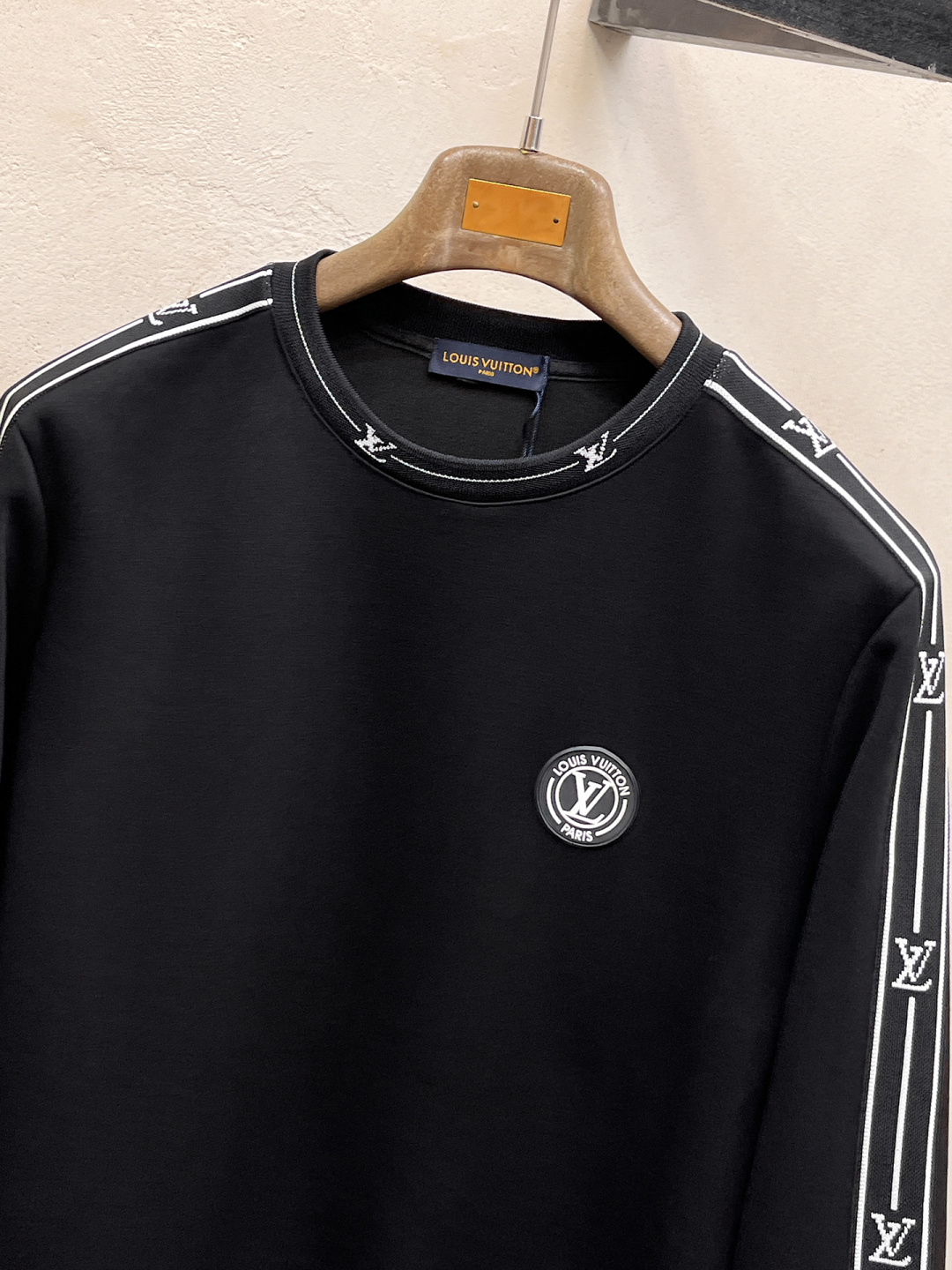 LV 2025全新爆款套装 原单狠货🇭🇰倾注顶级设计师的精心之作 就为一个贴合、完美的上身效果 全天然优