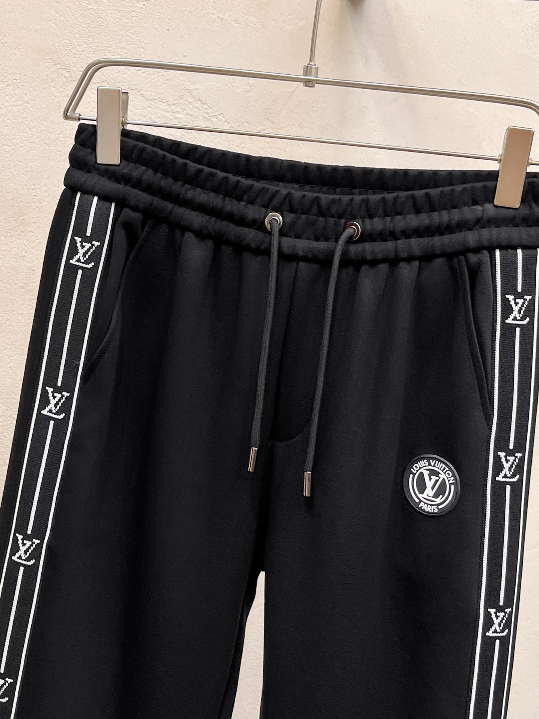 LV 2025全新爆款套装 原单狠货🇭🇰倾注顶级设计师的精心之作 就为一个贴合、完美的上身效果 全天然优