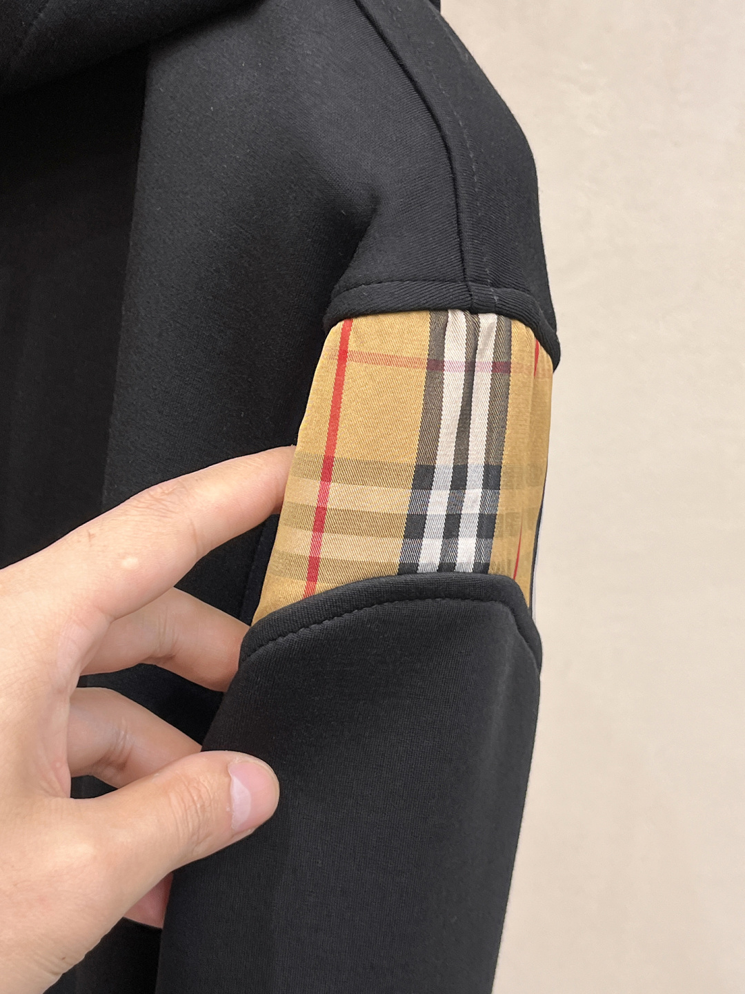 巴宝莉 2025全新爆款开衫套装 原单狠货🇭🇰倾注顶级设计师的精心之作 就为一个贴合、完美的上身效果 全