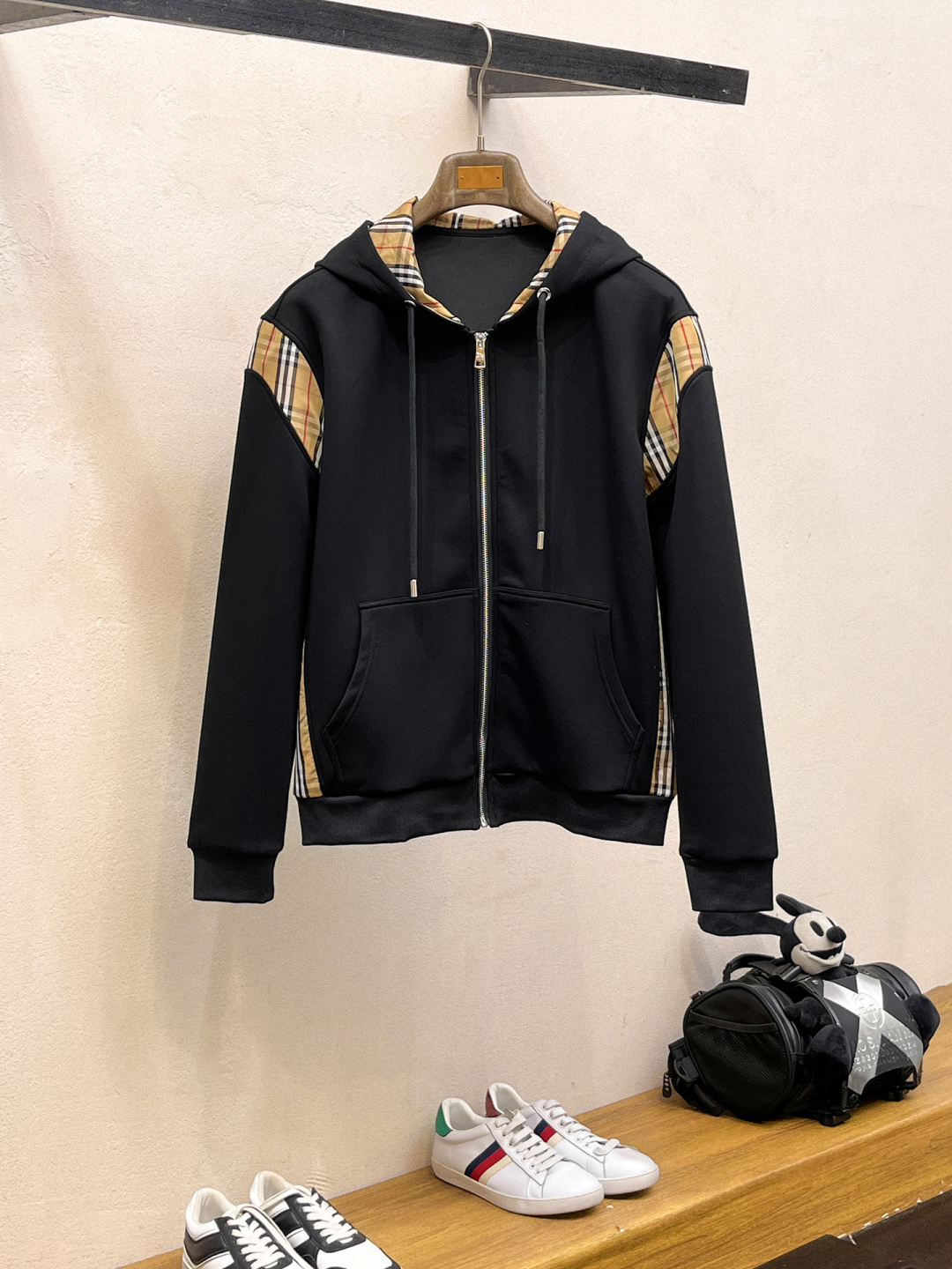 巴宝莉 2025全新爆款开衫套装 原单狠货🇭🇰倾注顶级设计师的精心之作 就为一个贴合、完美的上身效果 全