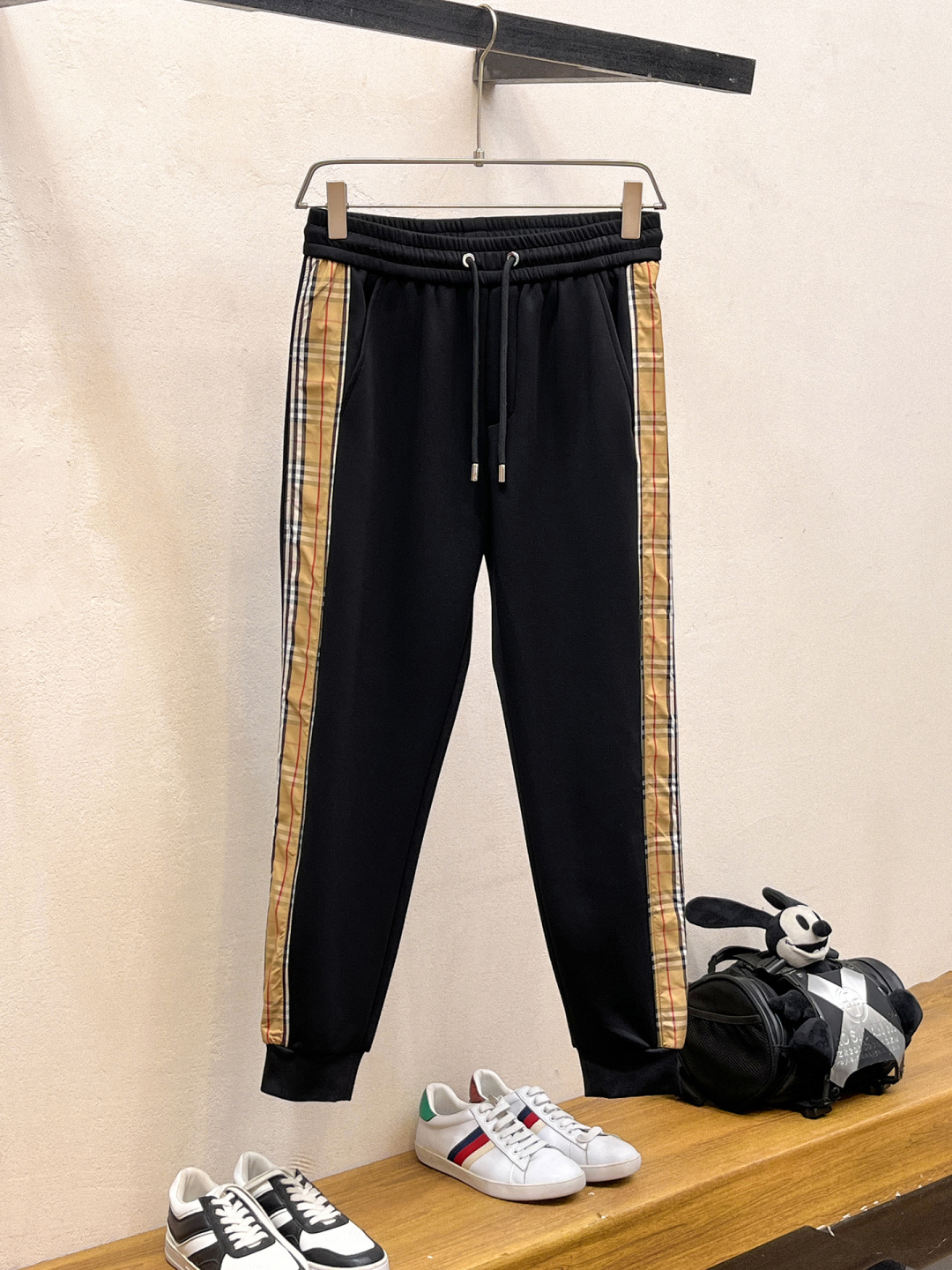 巴宝莉 2025全新爆款开衫套装 原单狠货🇭🇰倾注顶级设计师的精心之作 就为一个贴合、完美的上身效果 全