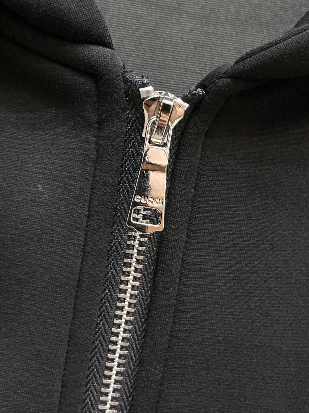 古奇 2025全新爆款开衫套装 原单狠货🇭🇰倾注顶级设计师的精心之作 就为一个贴合、完美的上身效果 全天