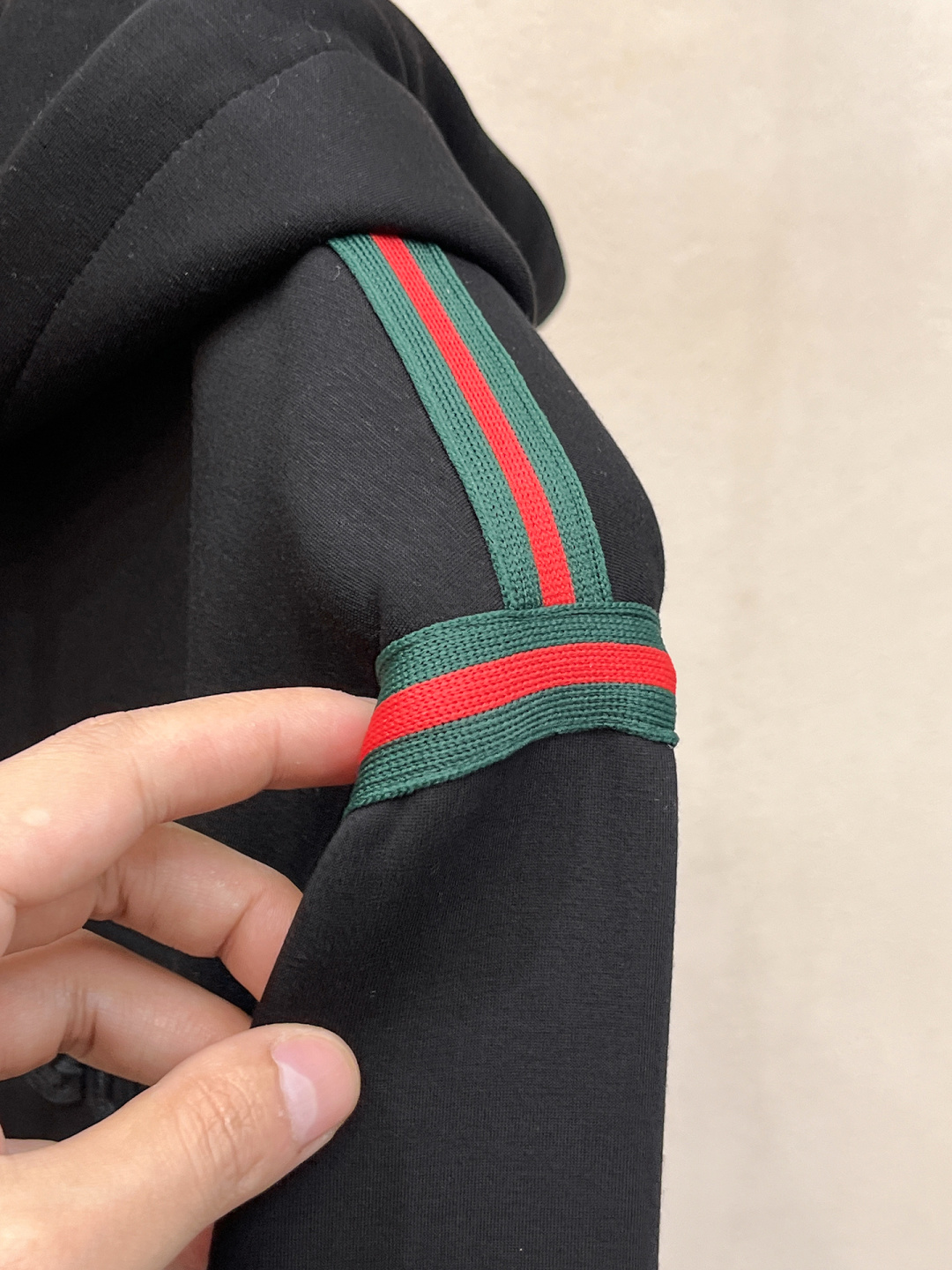 古奇 2025全新爆款开衫套装 原单狠货🇭🇰倾注顶级设计师的精心之作 就为一个贴合、完美的上身效果 全天