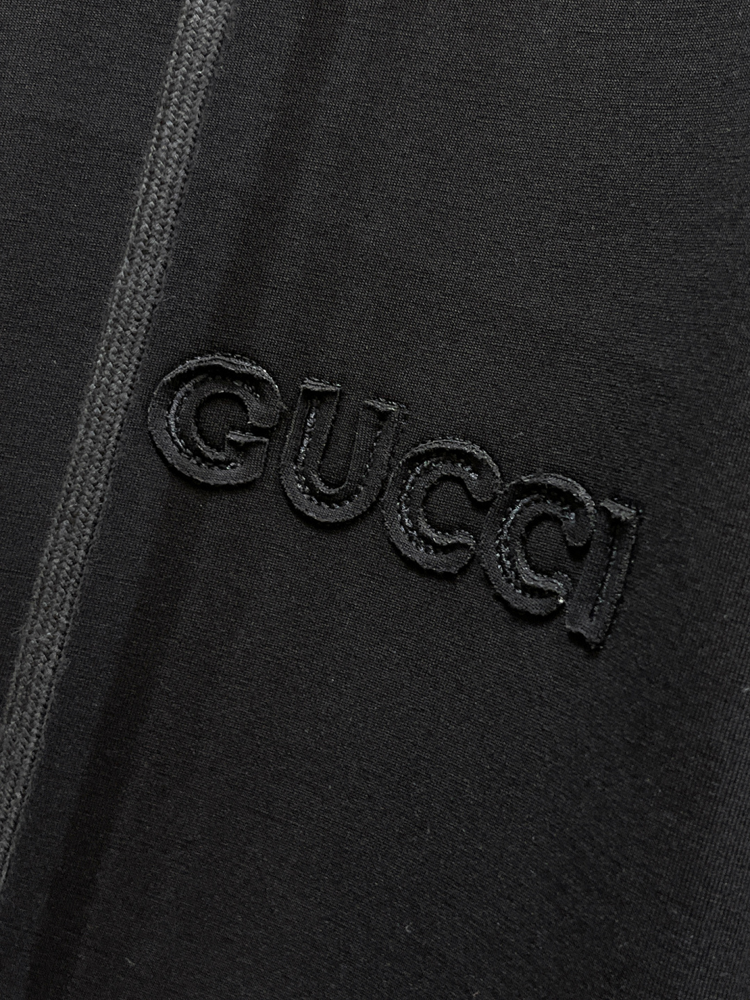 古奇 2025全新爆款开衫套装 原单狠货🇭🇰倾注顶级设计师的精心之作 就为一个贴合、完美的上身效果 全天