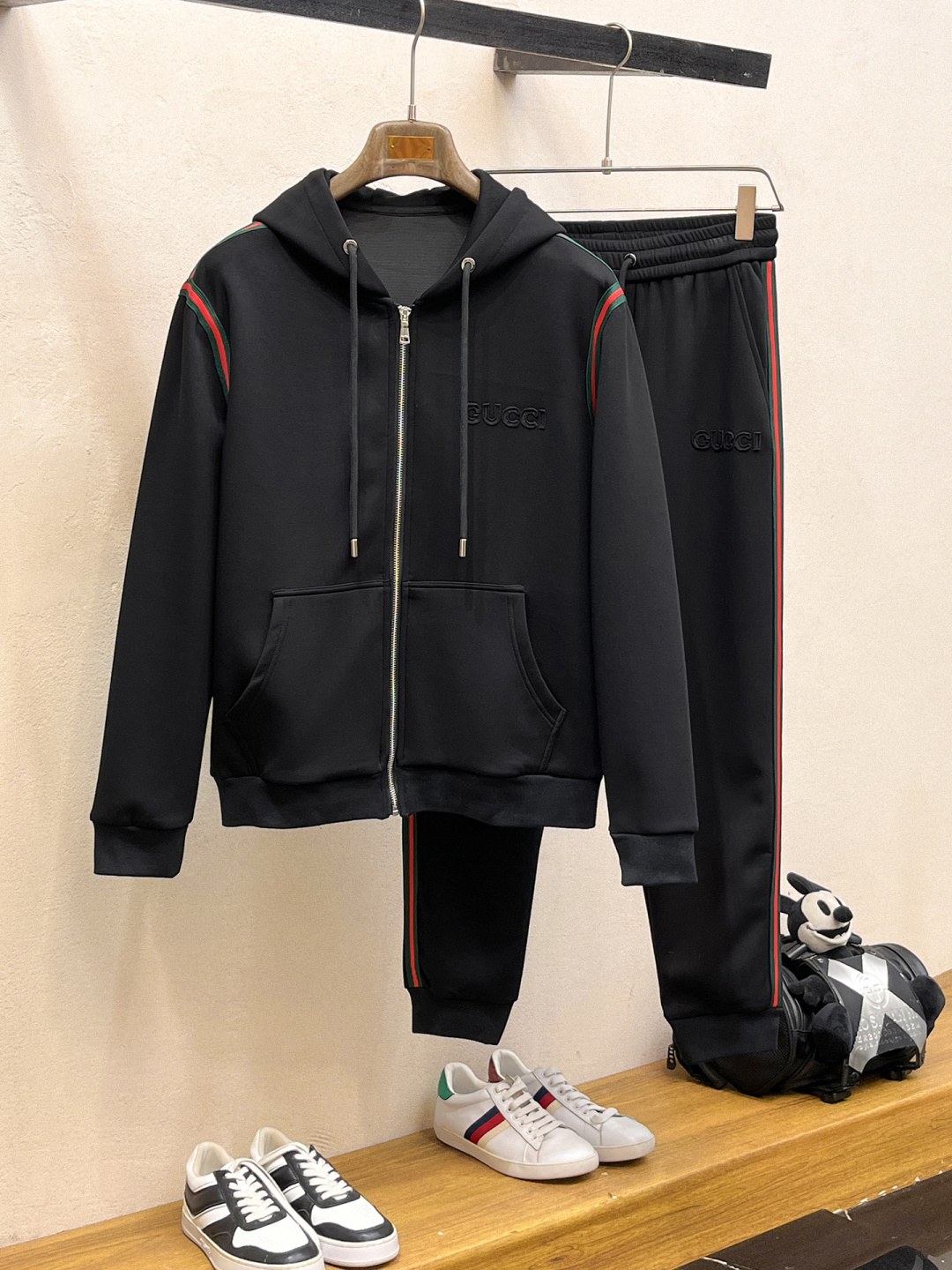 古奇 2025全新爆款开衫套装 原单狠货🇭🇰倾注顶级设计师的精心之作 就为一个贴合、完美的上身效果 全天