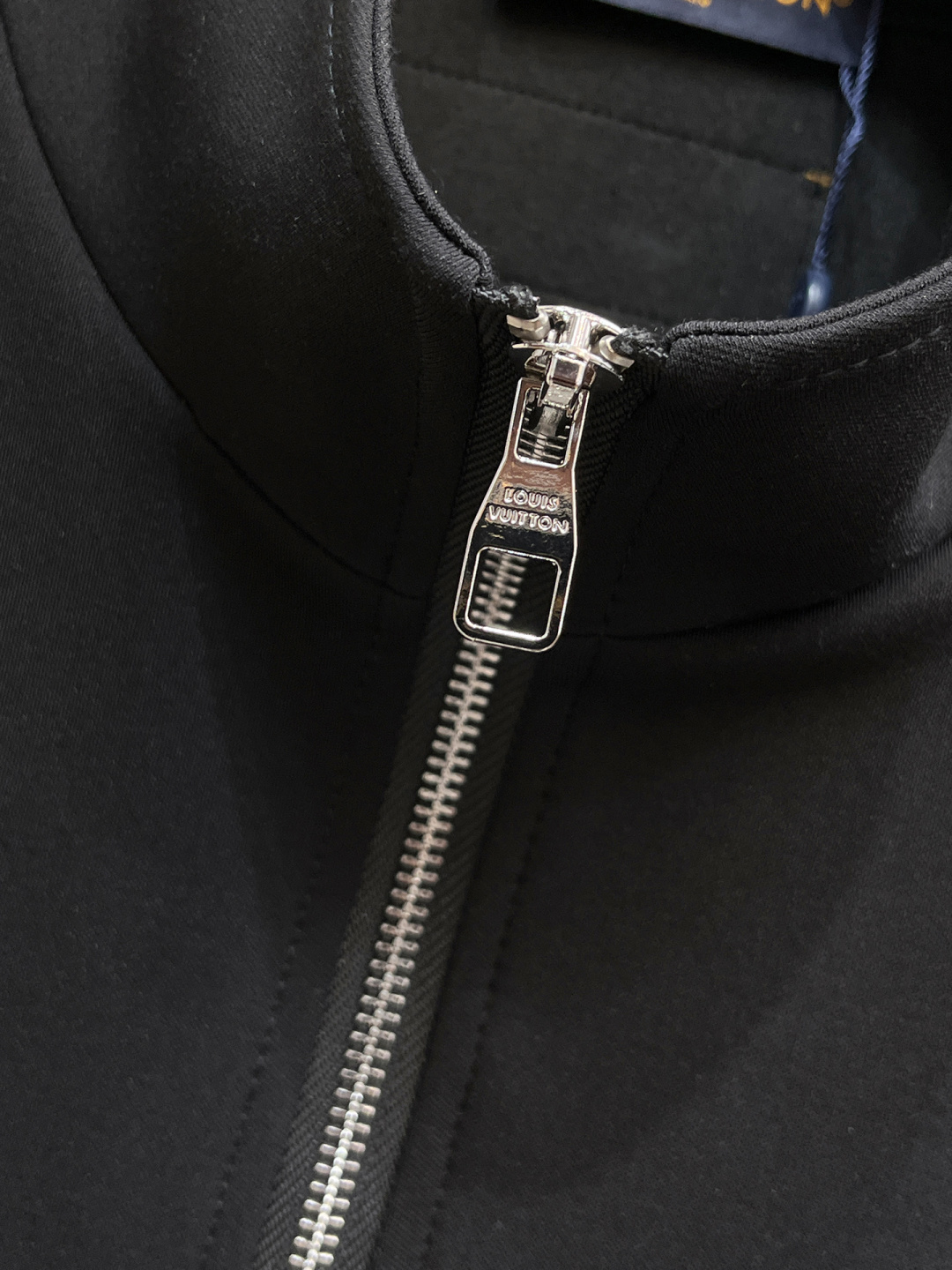 LV 2025全新爆款开衫套装 原单狠货🇭🇰倾注顶级设计师的精心之作 就为一个贴合、完美的上身效果 全天