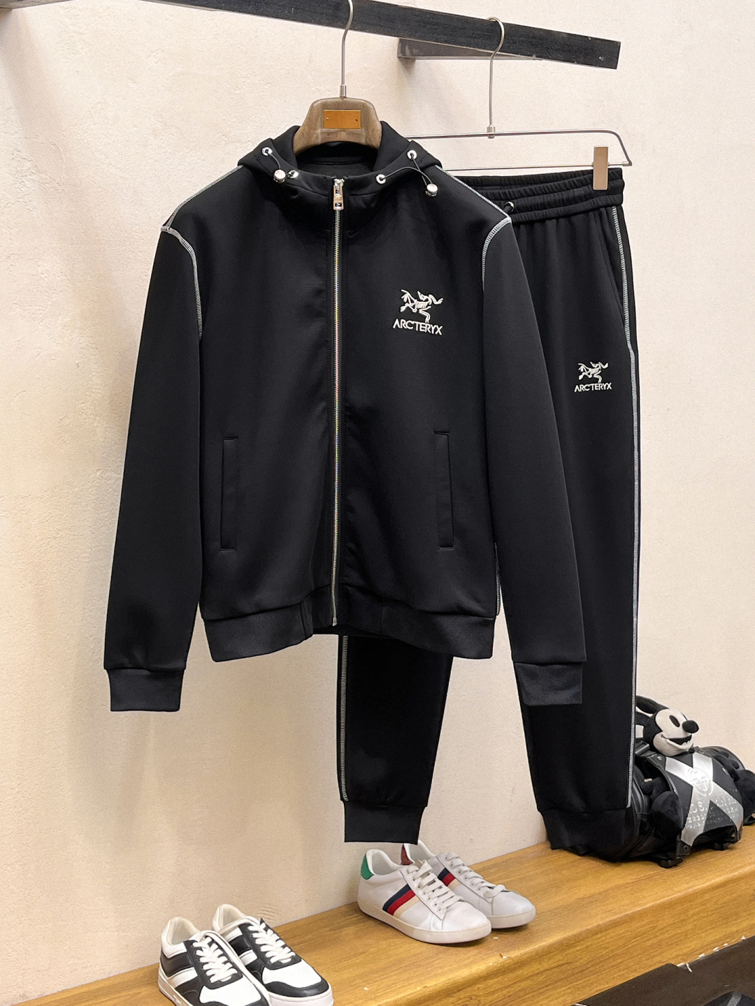 始祖鸟 2025全新爆款开衫套装 原单狠货🇭🇰倾注顶级设计师的精心之作 就为一个贴合、完美的上身效果 全