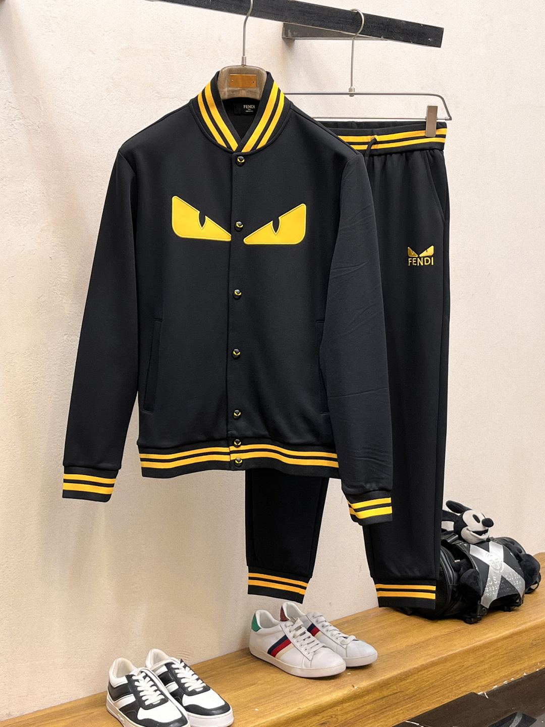 芬迪 2025全新爆款开衫套装 原单狠货🇭🇰倾注顶级设计师的精心之作 就为一个贴合、完美的上身效果 全天