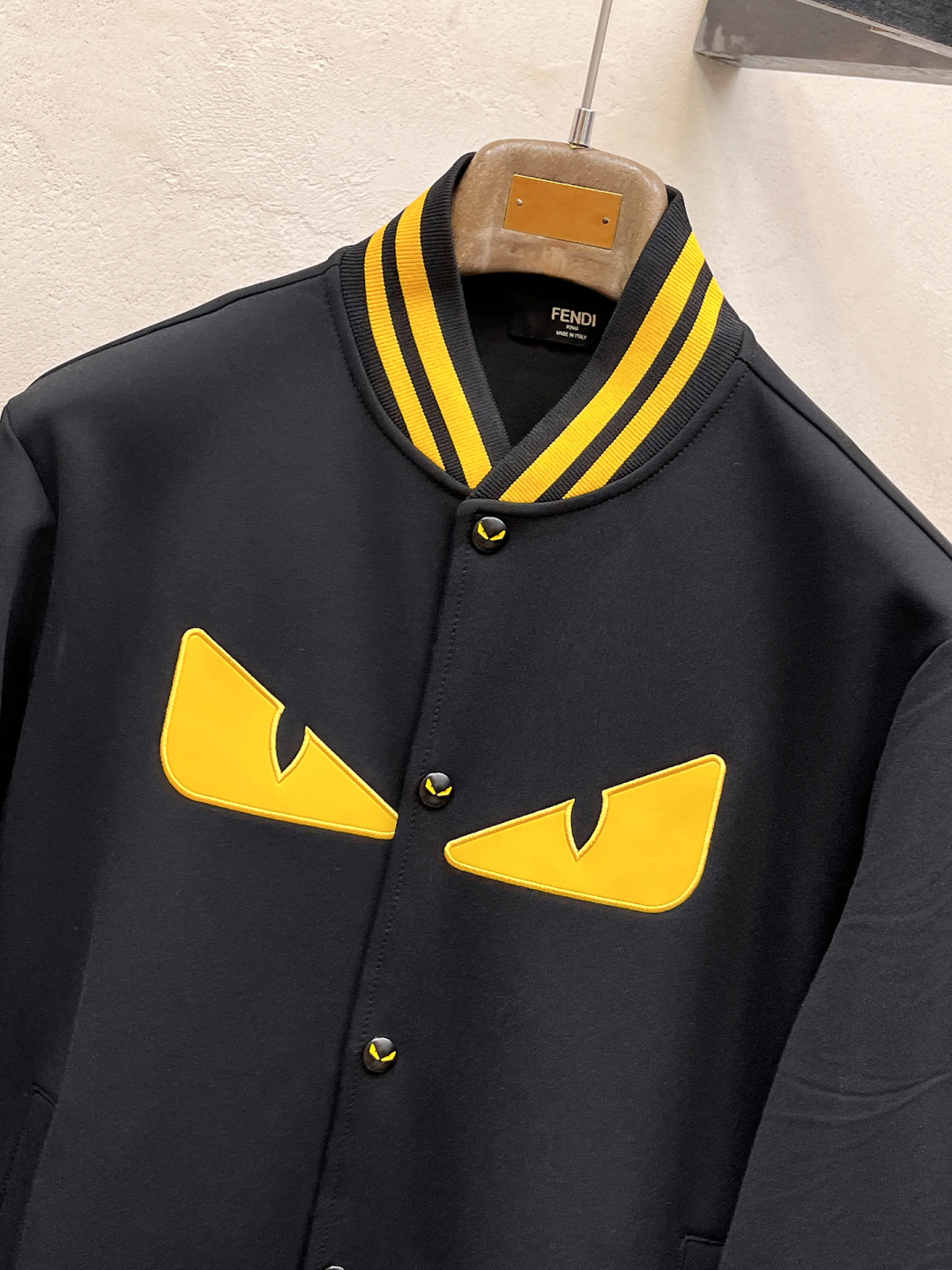 芬迪 2025全新爆款开衫套装 原单狠货🇭🇰倾注顶级设计师的精心之作 就为一个贴合、完美的上身效果 全天