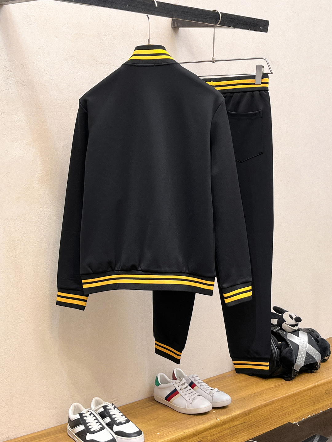 芬迪 2025全新爆款开衫套装 原单狠货🇭🇰倾注顶级设计师的精心之作 就为一个贴合、完美的上身效果 全天