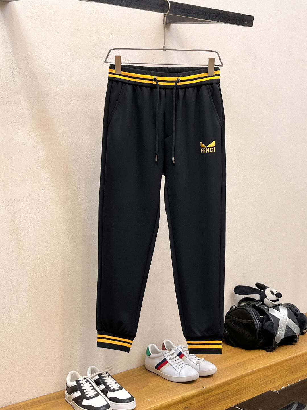 芬迪 2025全新爆款开衫套装 原单狠货🇭🇰倾注顶级设计师的精心之作 就为一个贴合、完美的上身效果 全天