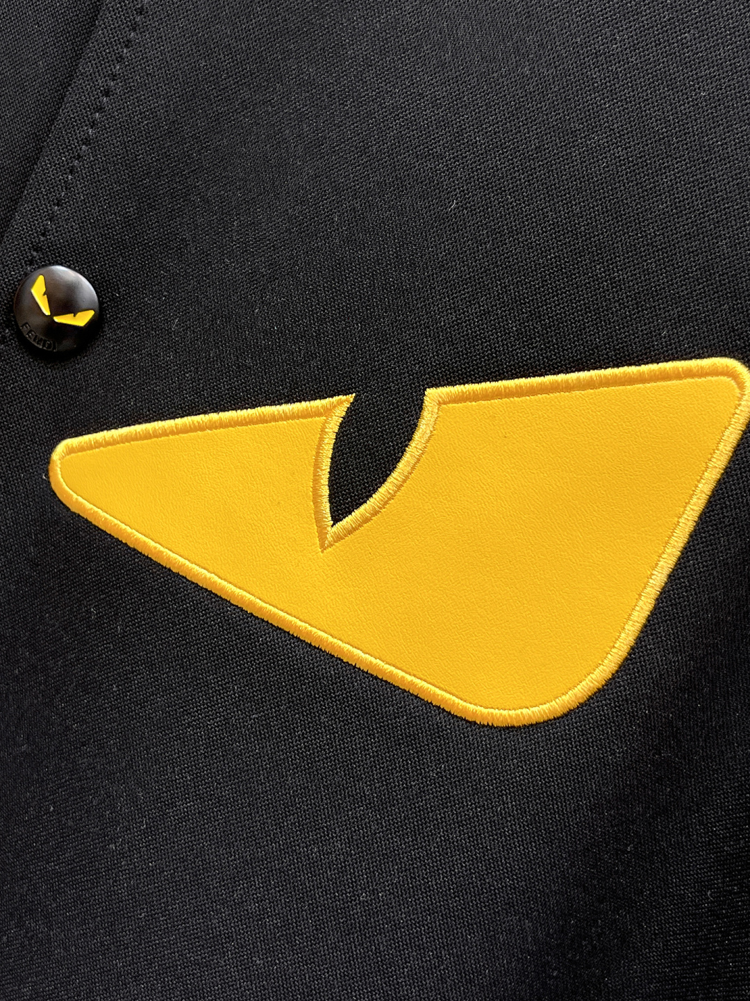 芬迪 2025全新爆款开衫套装 原单狠货🇭🇰倾注顶级设计师的精心之作 就为一个贴合、完美的上身效果 全天