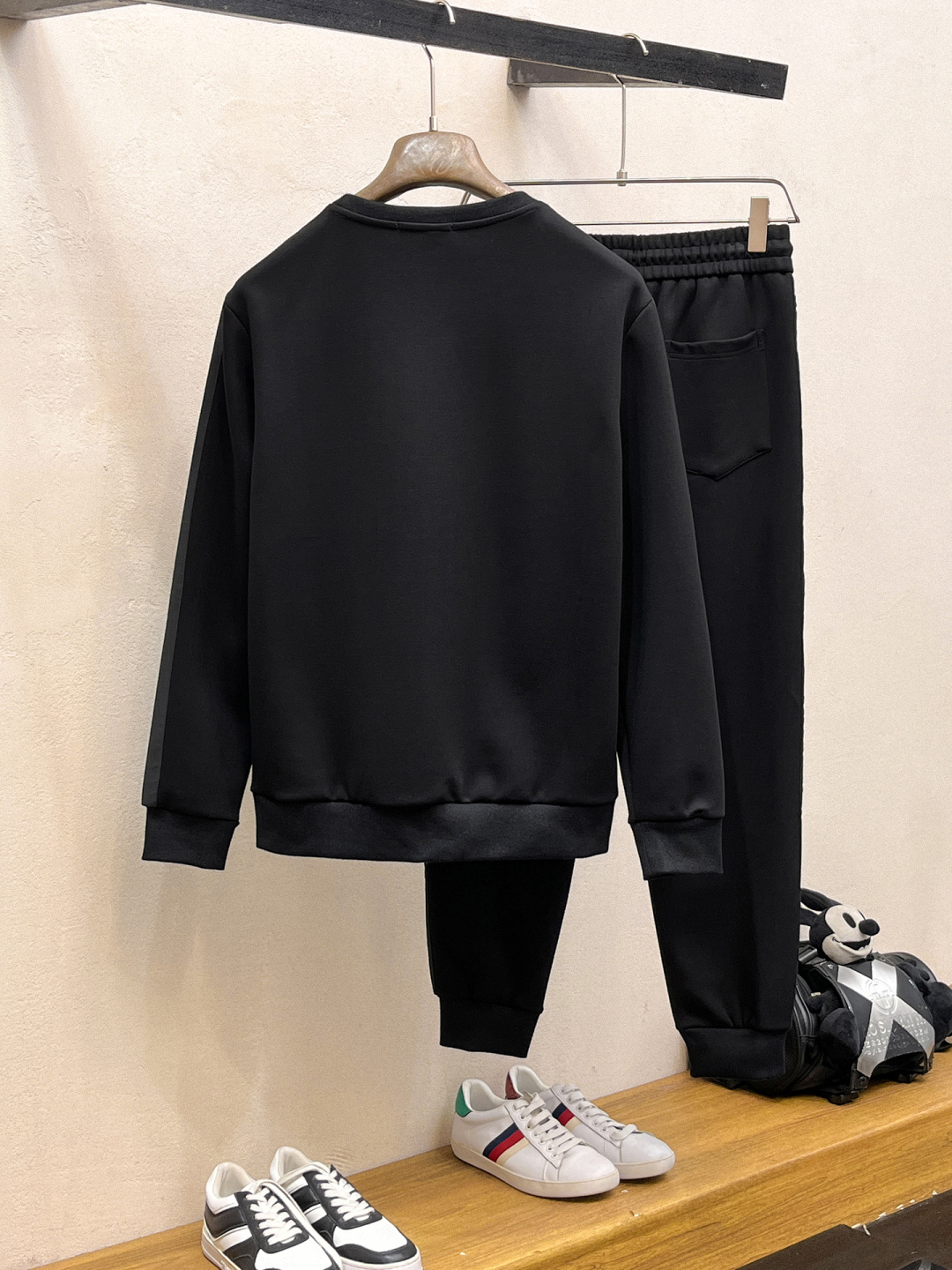 普拉达 2025全新爆款套装 原单狠货🇭🇰倾注顶级设计师的精心之作 就为一个贴合、完美的上身效果 全天然