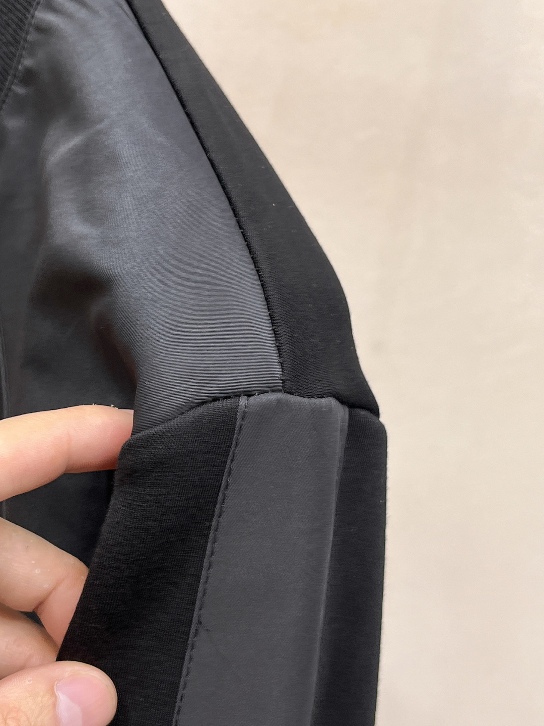 普拉达 2025全新爆款套装 原单狠货🇭🇰倾注顶级设计师的精心之作 就为一个贴合、完美的上身效果 全天然