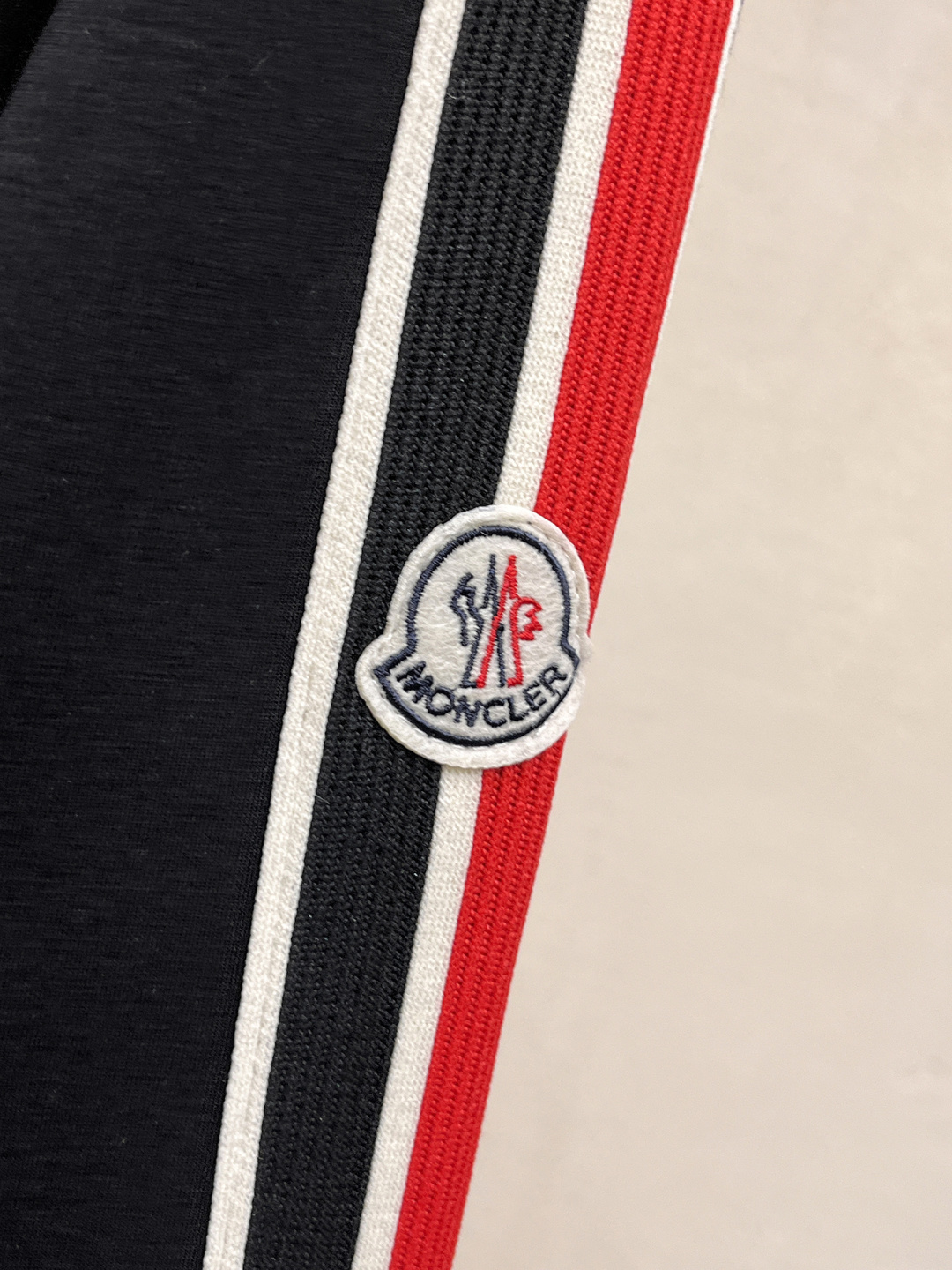 蒙口 2025全新爆款开衫套装 原单狠货🇭🇰倾注顶级设计师的精心之作 就为一个贴合、完美的上身效果 全天