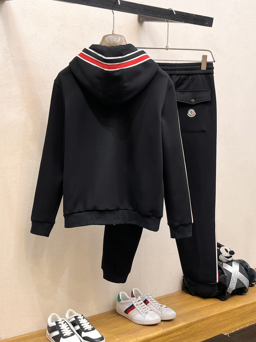 蒙口 2025全新爆款开衫套装 原单狠货🇭🇰倾注顶级设计师的精心之作 就为一个贴合、完美的上身效果 全天