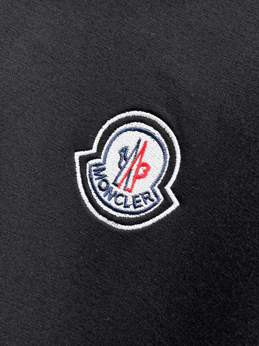 蒙口 2025全新爆款开衫套装 原单狠货🇭🇰倾注顶级设计师的精心之作 就为一个贴合、完美的上身效果 全天