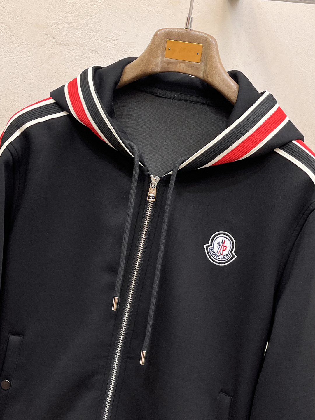 蒙口 2025全新爆款开衫套装 原单狠货🇭🇰倾注顶级设计师的精心之作 就为一个贴合、完美的上身效果 全天