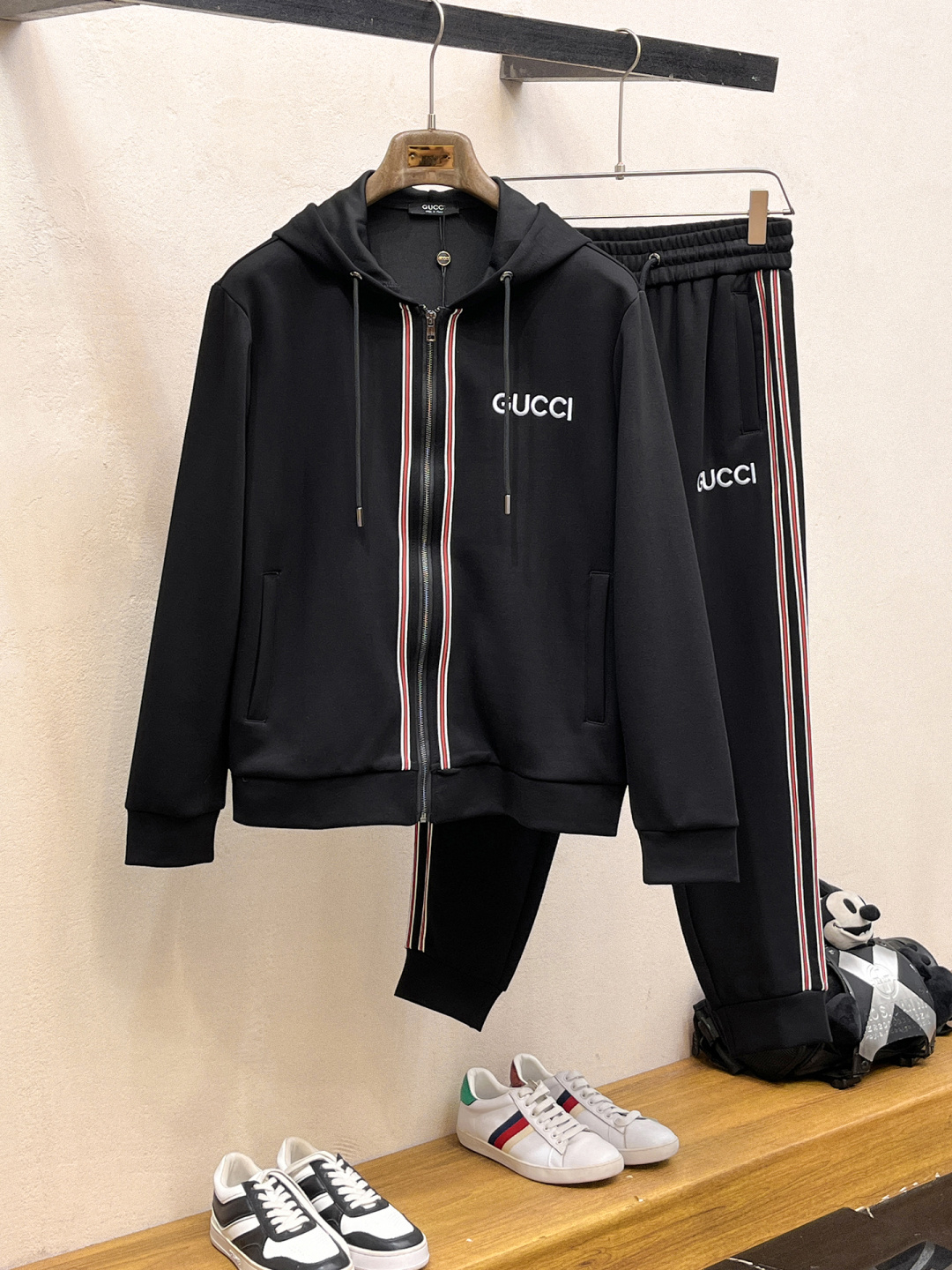 古奇 2025全新爆款开衫套装 原单狠货🇭🇰倾注顶级设计师的精心之作 就为一个贴合、完美的上身效果 全天