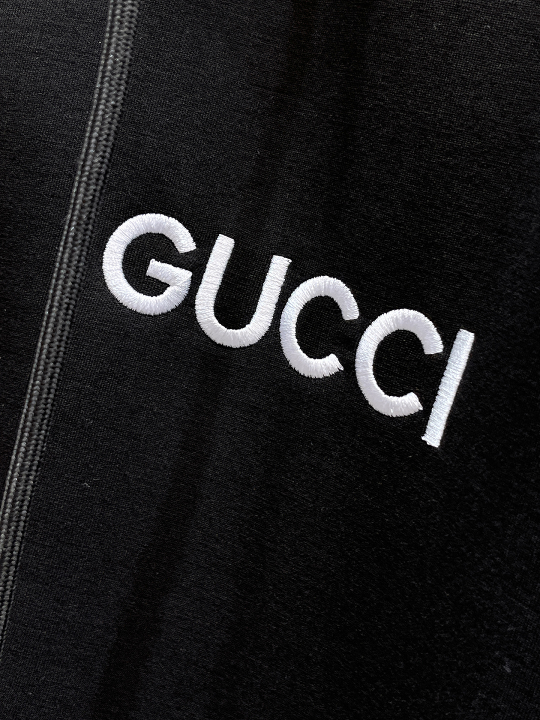 古奇 2025全新爆款开衫套装 原单狠货🇭🇰倾注顶级设计师的精心之作 就为一个贴合、完美的上身效果 全天