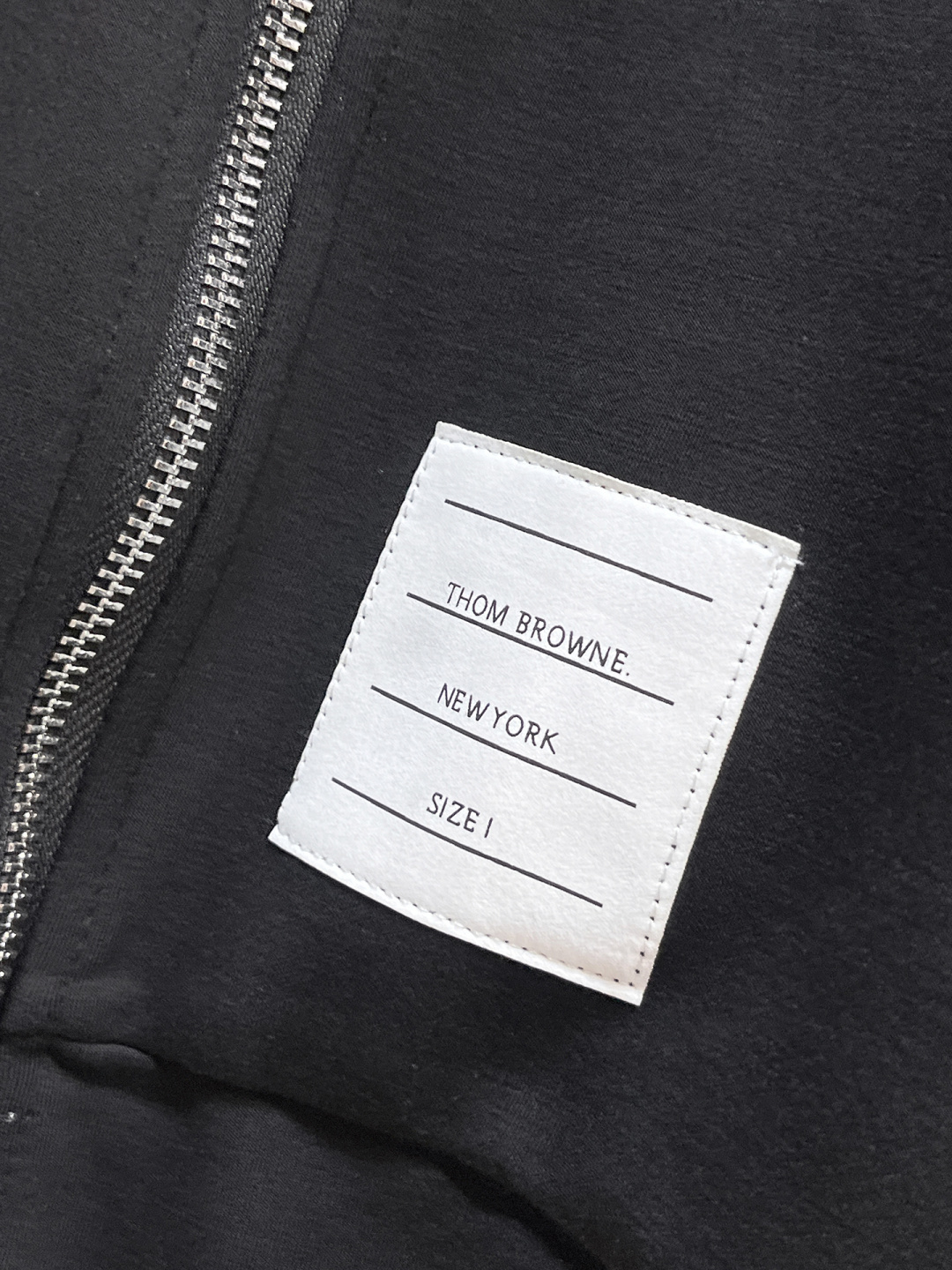 TB 2025全新爆款开衫套装 原单狠货🇭🇰倾注顶级设计师的精心之作 就为一个贴合、完美的上身效果 全天