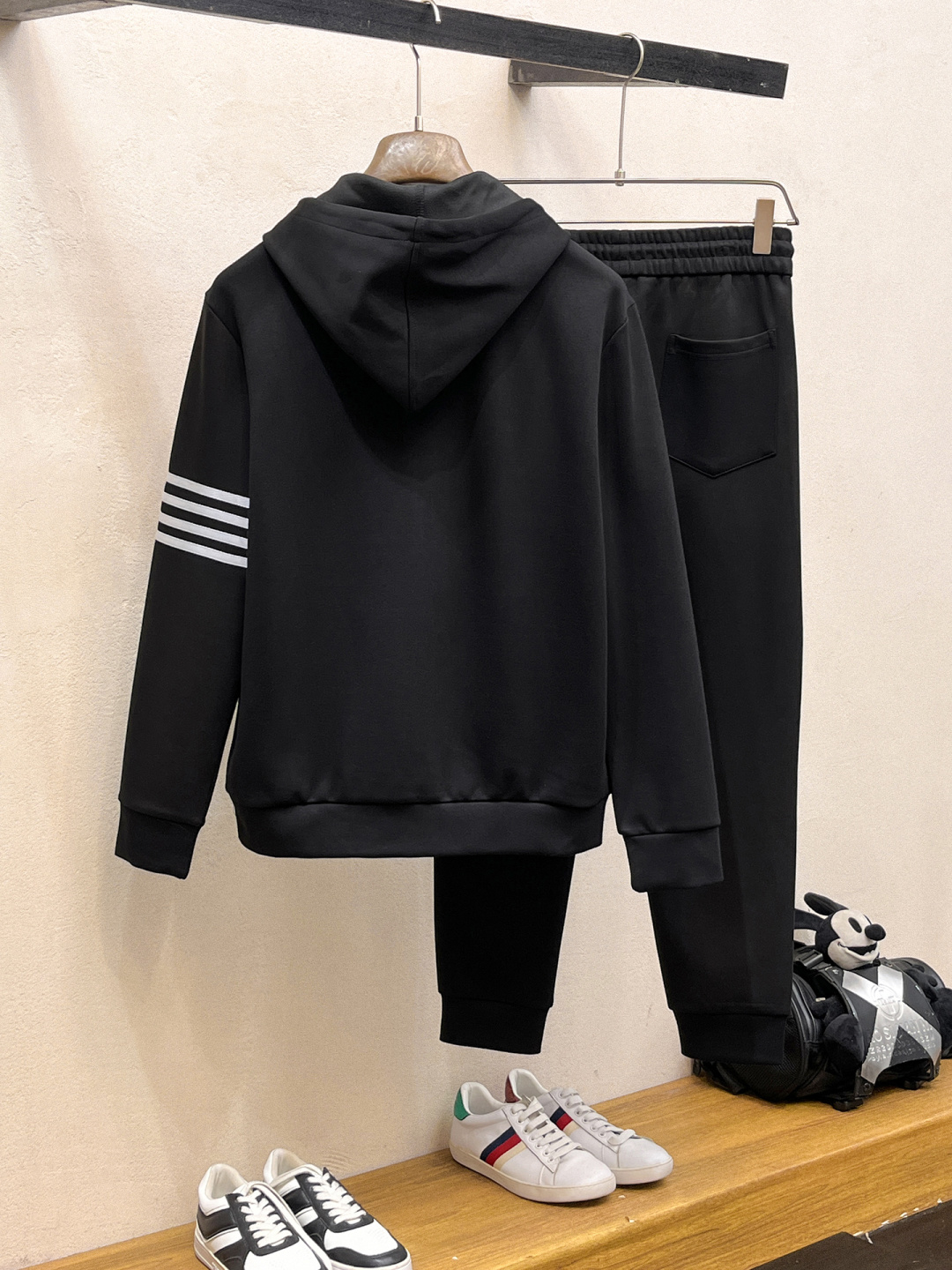 TB 2025全新爆款开衫套装 原单狠货🇭🇰倾注顶级设计师的精心之作 就为一个贴合、完美的上身效果 全天