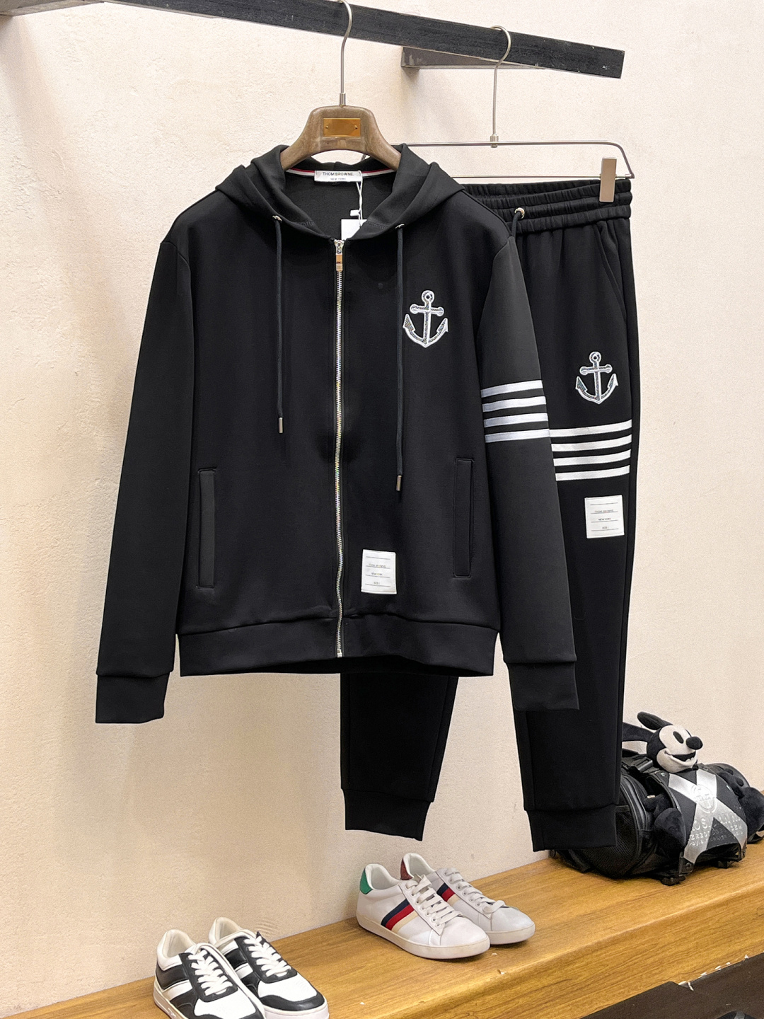 TB 2025全新爆款开衫套装 原单狠货🇭🇰倾注顶级设计师的精心之作 就为一个贴合、完美的上身效果 全天