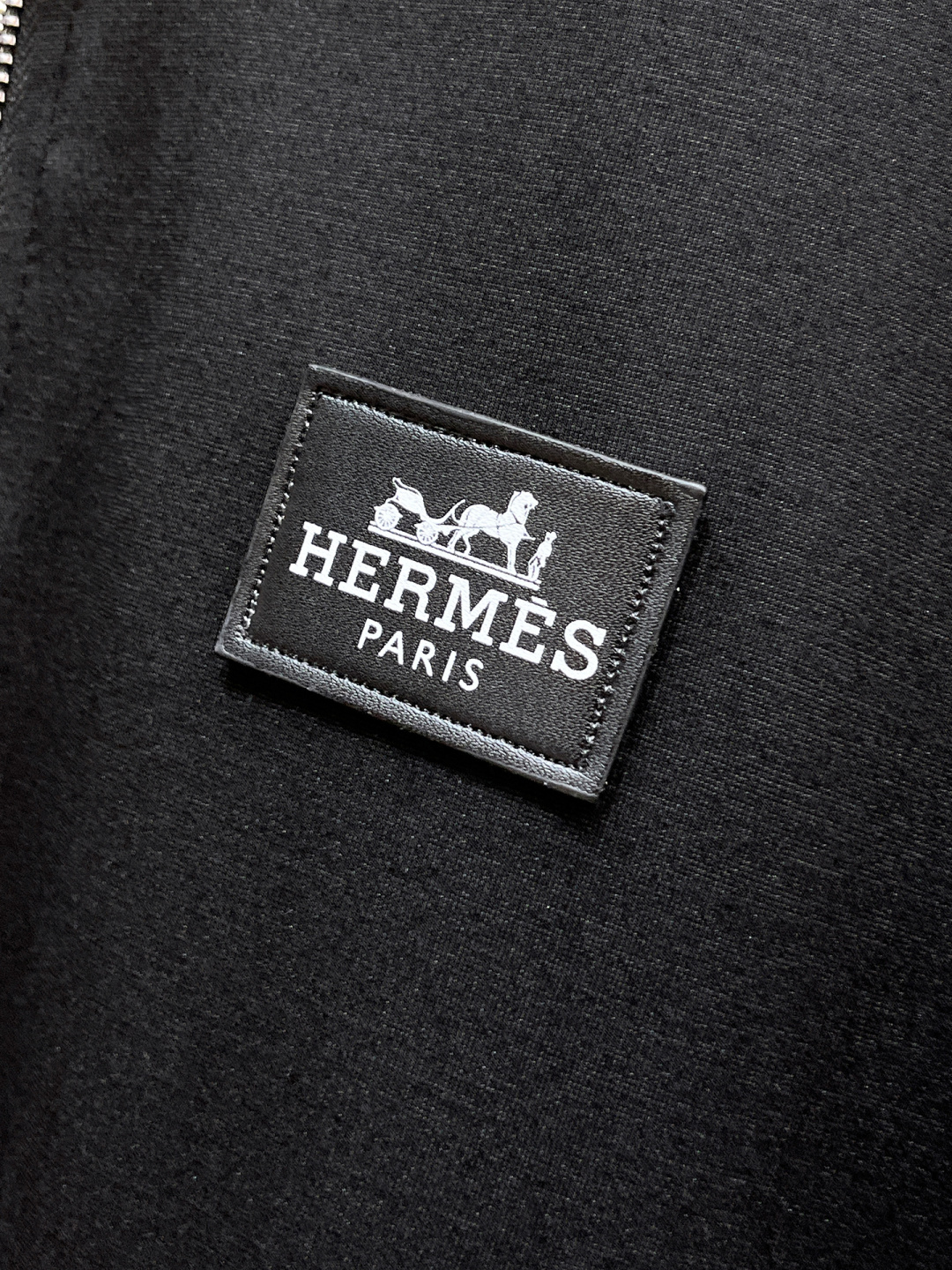 爱马仕 2025全新爆款开衫套装 原单狠货🇭🇰倾注顶级设计师的精心之作 就为一个贴合、完美的上身效果 全