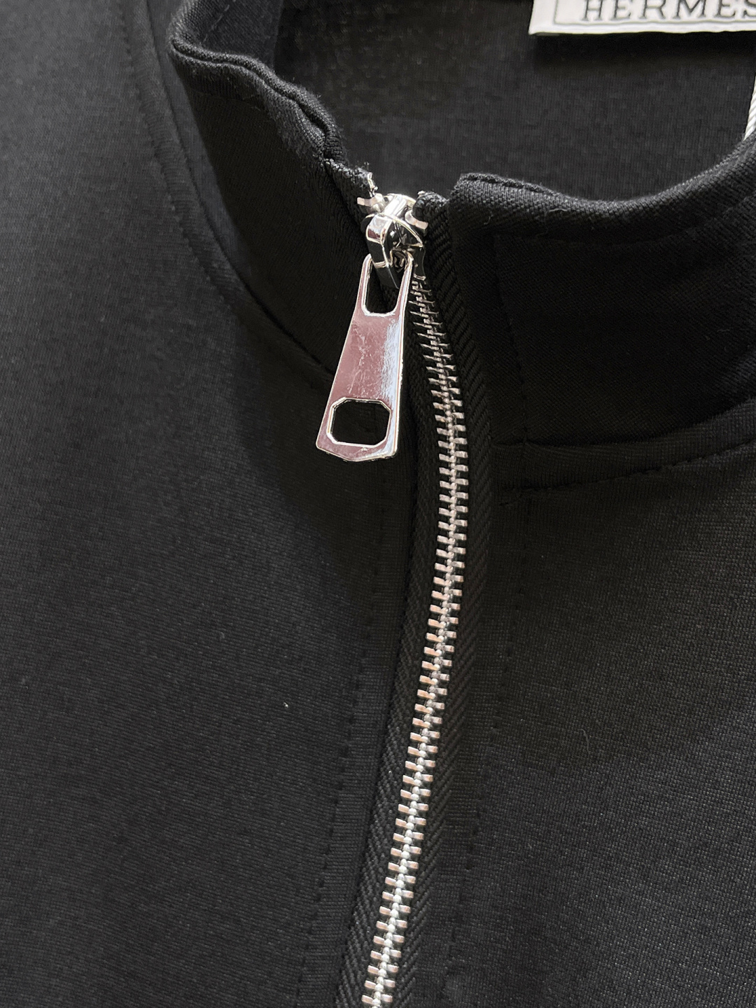 爱马仕 2025全新爆款开衫套装 原单狠货🇭🇰倾注顶级设计师的精心之作 就为一个贴合、完美的上身效果 全