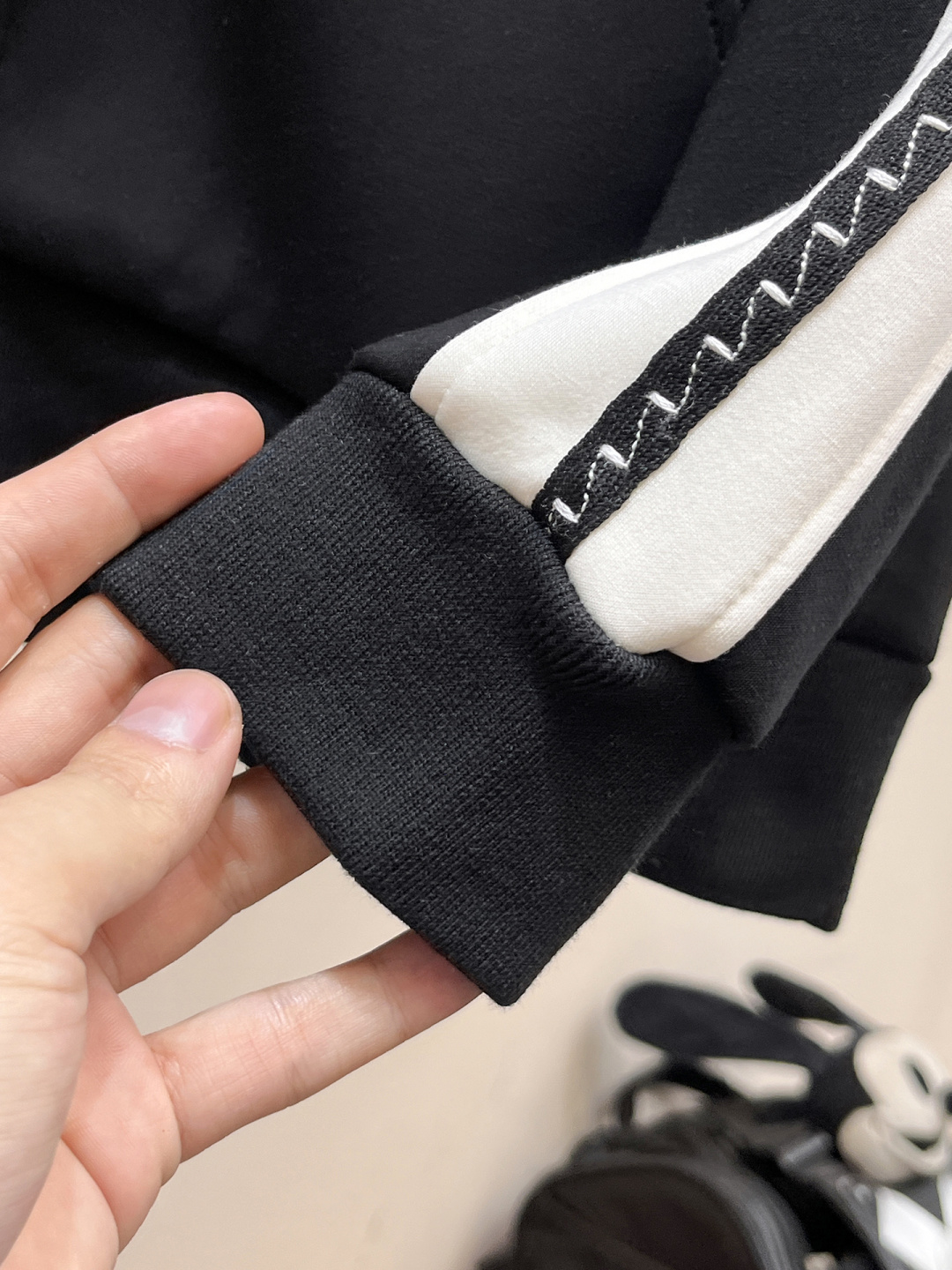 罗意威 2025全新爆款开衫套装 原单狠货🇭🇰倾注顶级设计师的精心之作 就为一个贴合、完美的上身效果 全