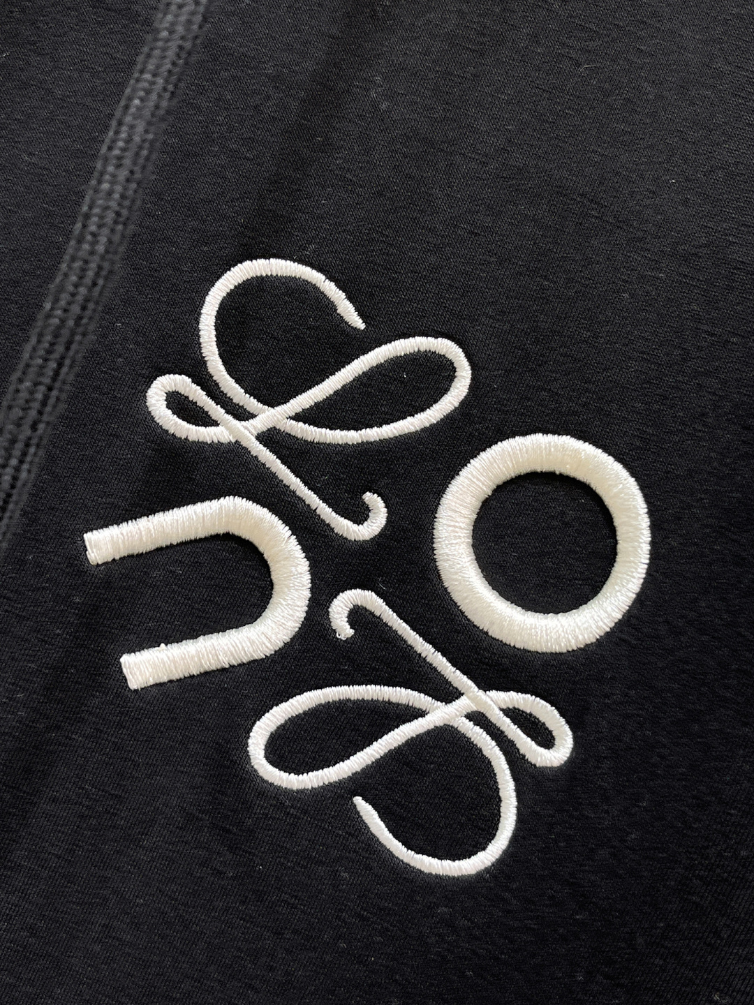 罗意威 2025全新爆款开衫套装 原单狠货🇭🇰倾注顶级设计师的精心之作 就为一个贴合、完美的上身效果 全