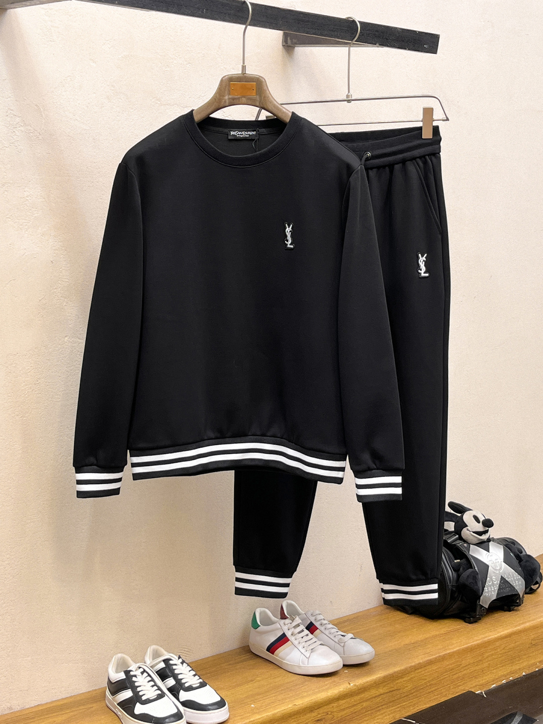 圣罗兰 2025全新爆款套装 原单狠货🇭🇰倾注顶级设计师的精心之作 就为一个贴合、完美的上身效果 全天然