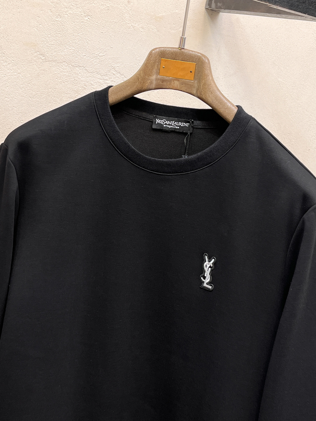 圣罗兰 2025全新爆款套装 原单狠货🇭🇰倾注顶级设计师的精心之作 就为一个贴合、完美的上身效果 全天然