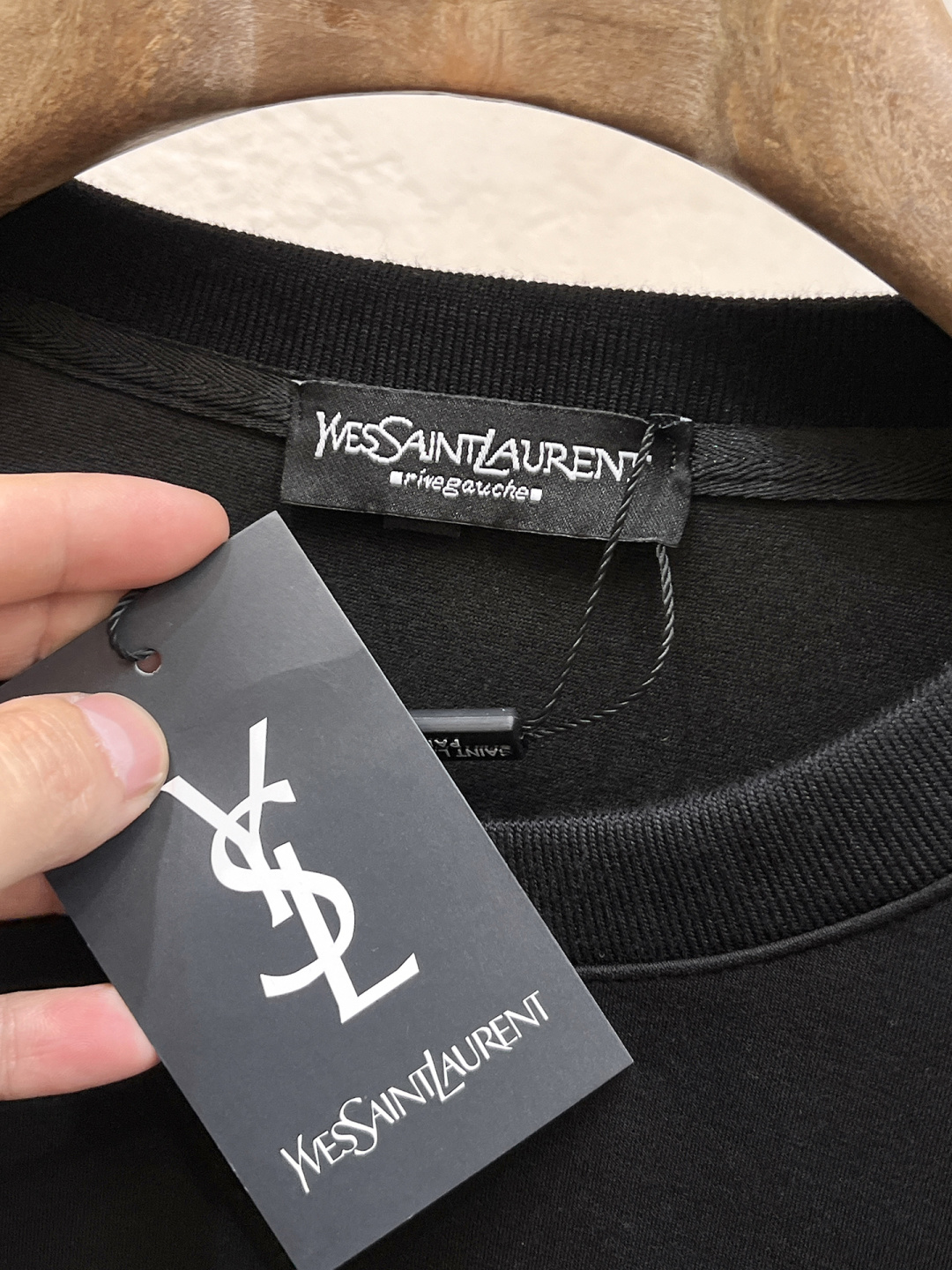 圣罗兰 2025全新爆款套装 原单狠货🇭🇰倾注顶级设计师的精心之作 就为一个贴合、完美的上身效果 全天然