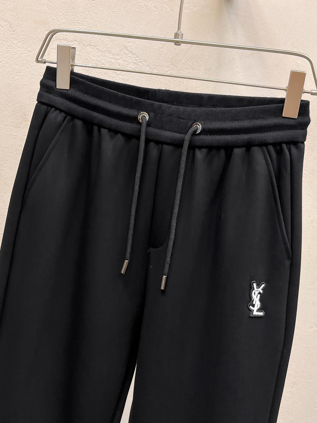 圣罗兰 2025全新爆款套装 原单狠货🇭🇰倾注顶级设计师的精心之作 就为一个贴合、完美的上身效果 全天然