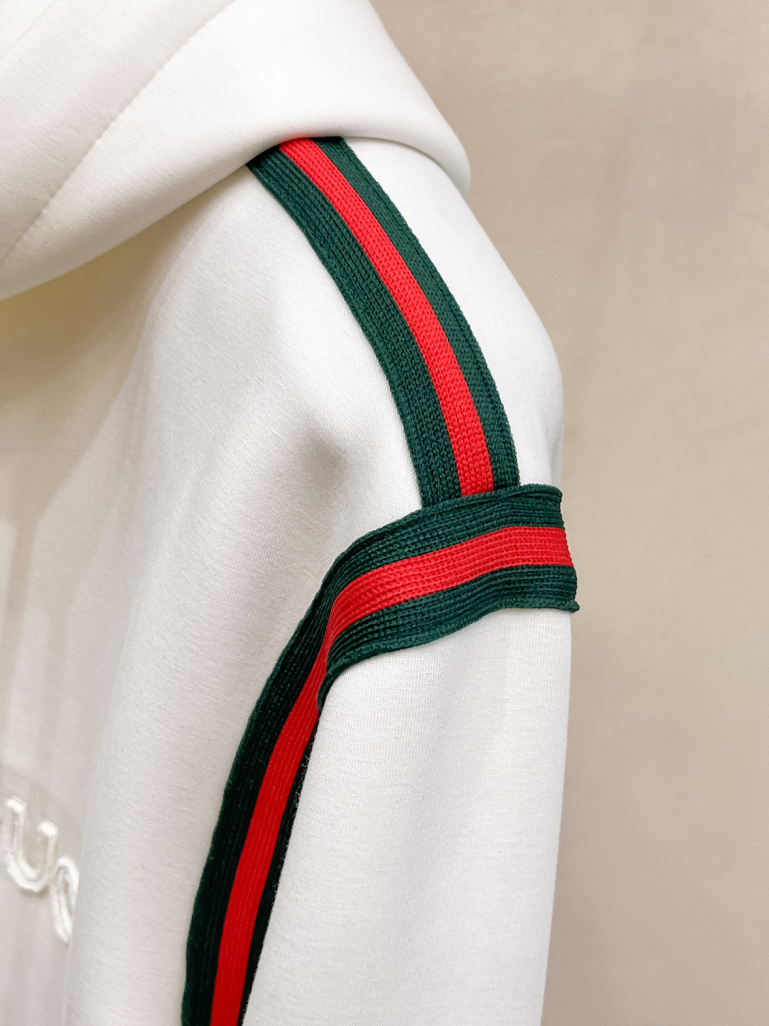 古奇 2025全新爆款开衫套装 原单狠货🇭🇰倾注顶级设计师的精心之作 就为一个贴合、完美的上身效果 全天