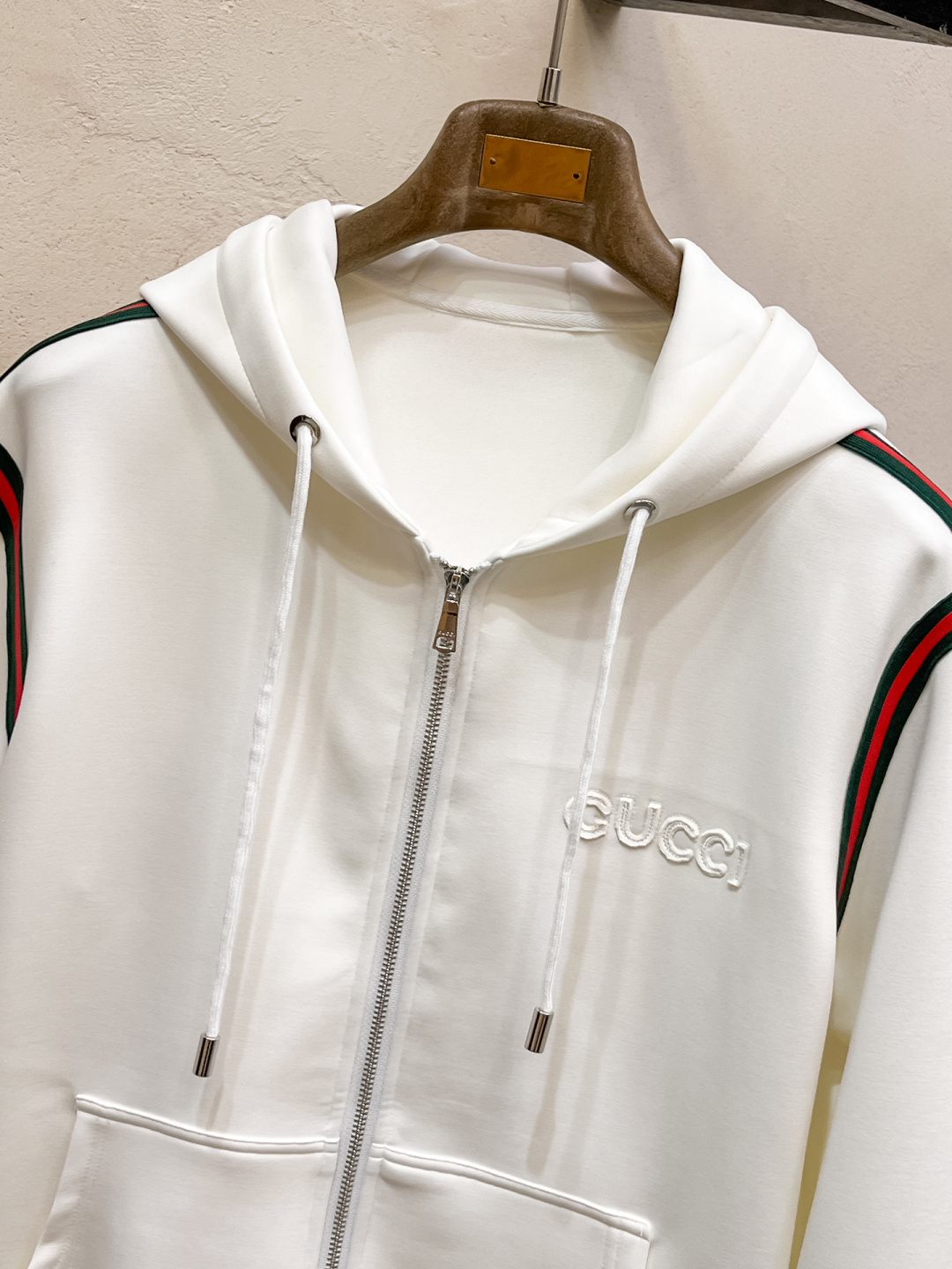 古奇 2025全新爆款开衫套装 原单狠货🇭🇰倾注顶级设计师的精心之作 就为一个贴合、完美的上身效果 全天