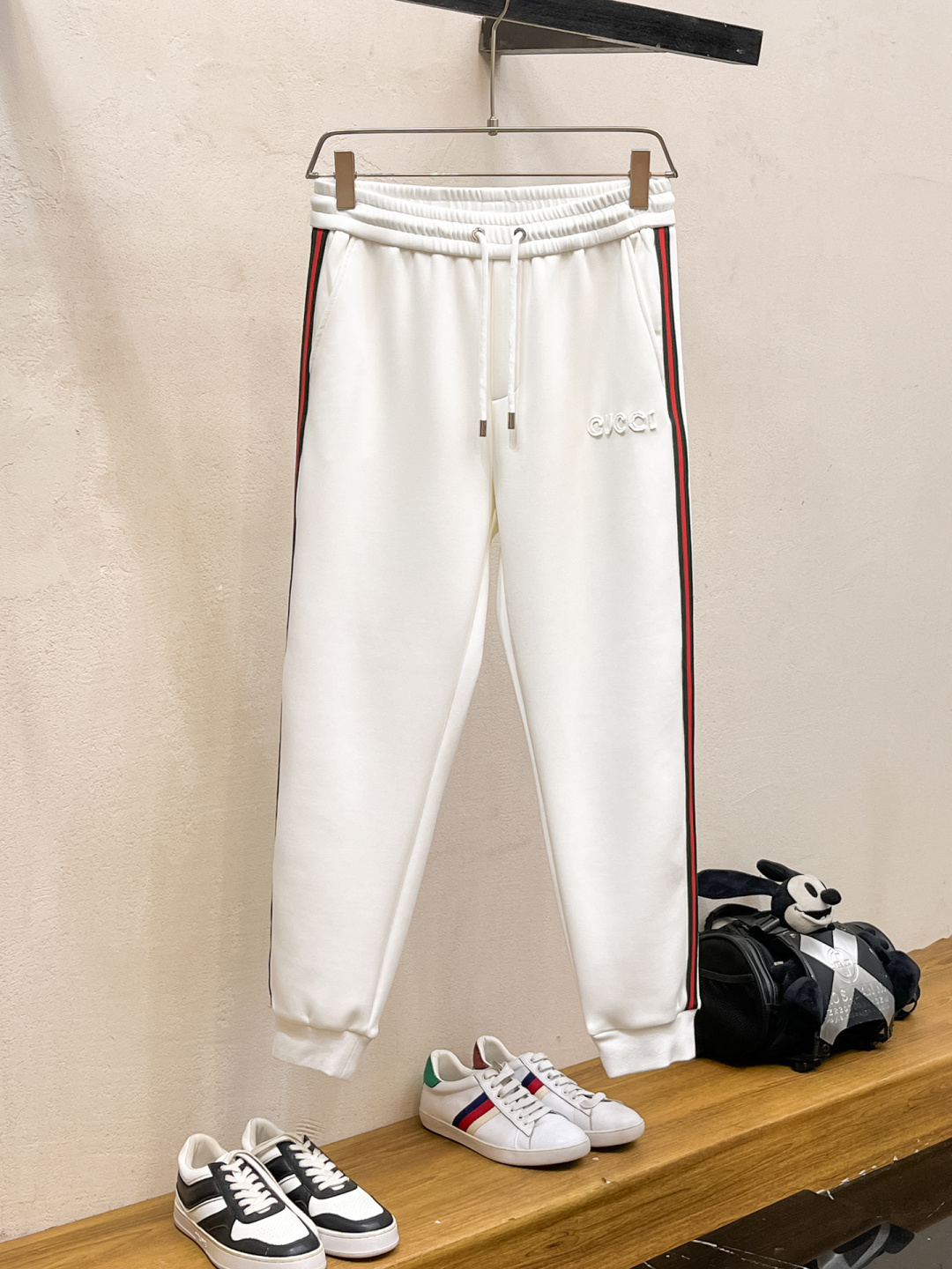 古奇 2025全新爆款开衫套装 原单狠货🇭🇰倾注顶级设计师的精心之作 就为一个贴合、完美的上身效果 全天