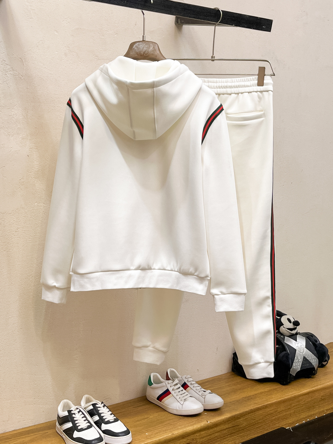 古奇 2025全新爆款开衫套装 原单狠货🇭🇰倾注顶级设计师的精心之作 就为一个贴合、完美的上身效果 全天