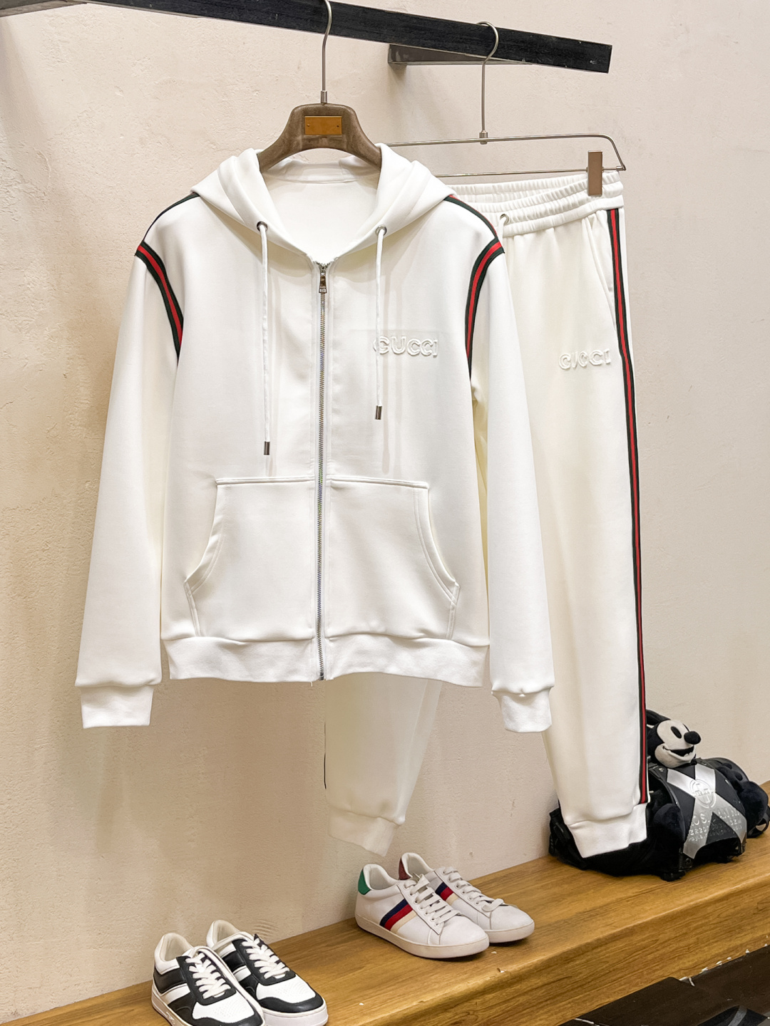 古奇 2025全新爆款开衫套装 原单狠货🇭🇰倾注顶级设计师的精心之作 就为一个贴合、完美的上身效果 全天