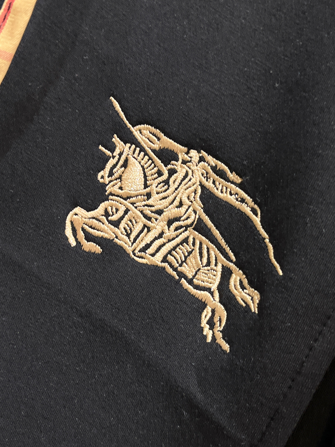 巴宝莉 2025全新爆款开衫套装 原单狠货🇭🇰倾注顶级设计师的精心之作 就为一个贴合、完美的上身效果 全