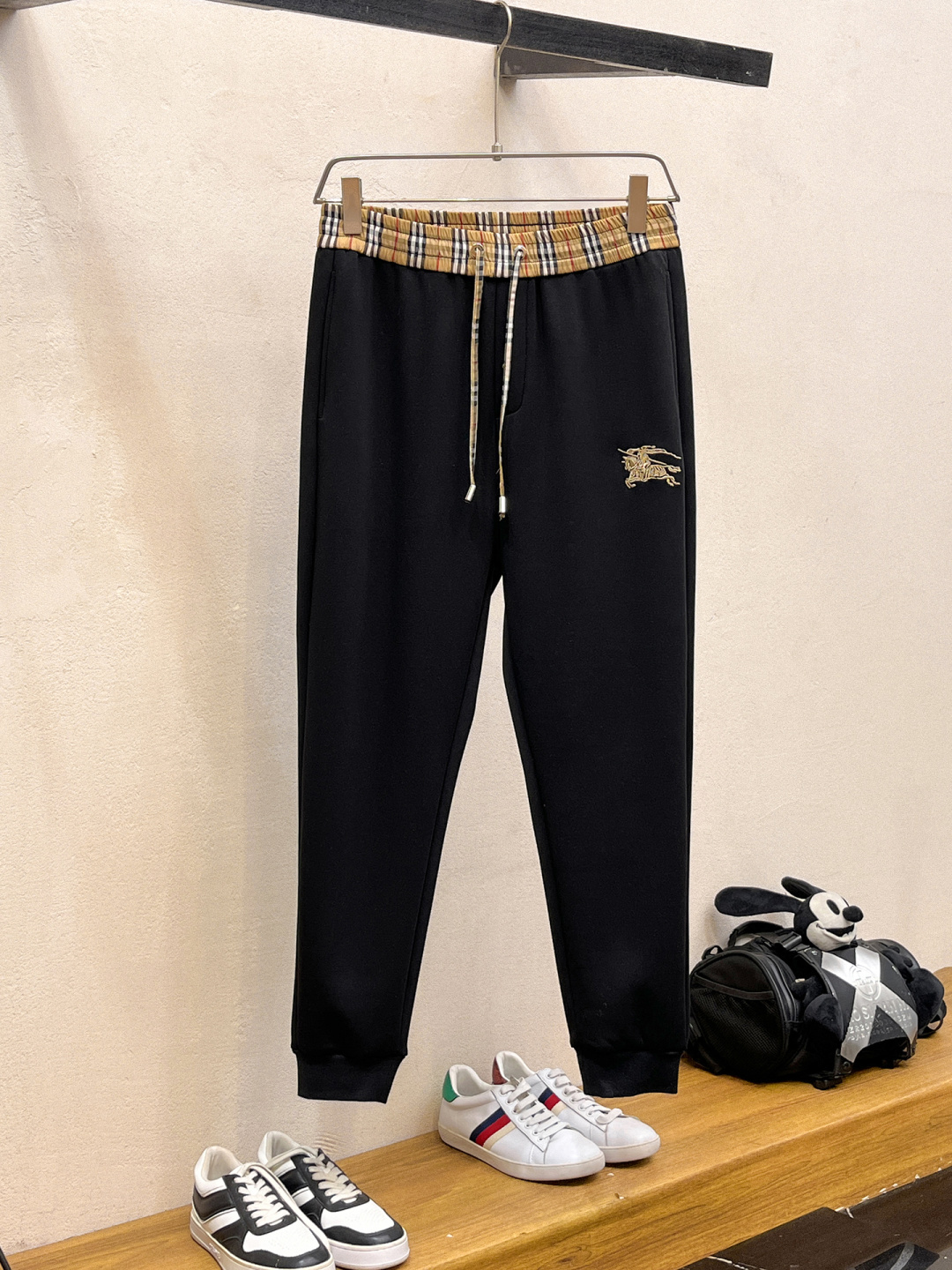 巴宝莉 2025全新爆款开衫套装 原单狠货🇭🇰倾注顶级设计师的精心之作 就为一个贴合、完美的上身效果 全