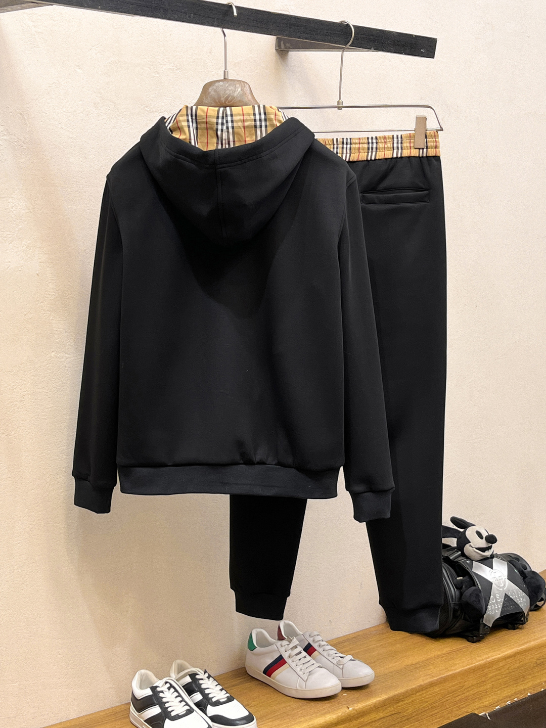 巴宝莉 2025全新爆款开衫套装 原单狠货🇭🇰倾注顶级设计师的精心之作 就为一个贴合、完美的上身效果 全