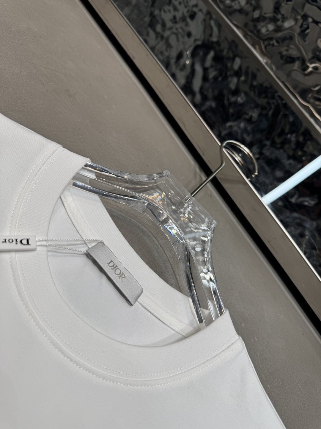 ☄️☄️☄️迪奥2026春夏短袖舒弹冰感棉新款短袖T版型：常规修身版型面料优点：舒适 微弹 冰感 挺拔 