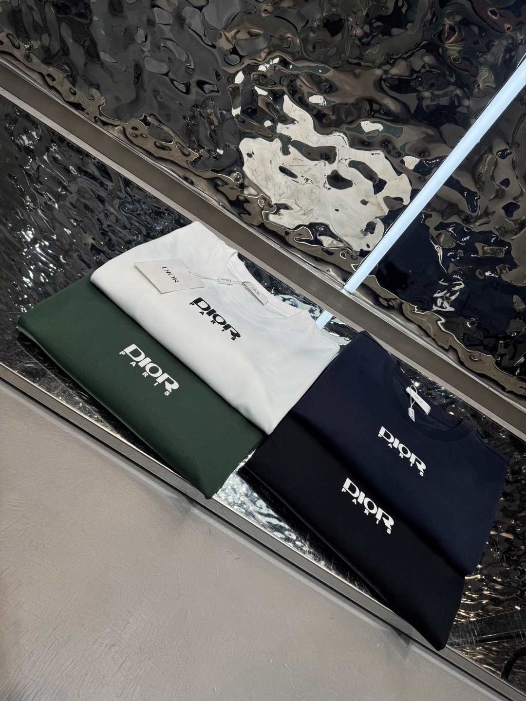 ☄️☄️☄️迪奥2026春夏短袖舒弹冰感棉新款短袖T版型：常规修身版型面料优点：舒适 微弹 冰感 挺拔 