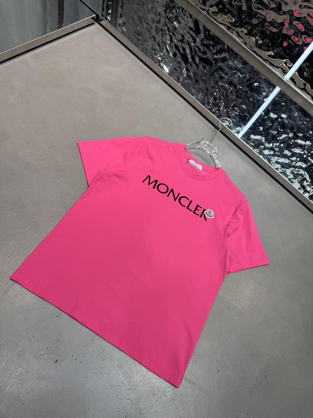 ☄️☄️☄️蒙口2026春夏短袖舒弹冰感棉新款短袖T版型：常规修身版型面料优点：舒适 微弹 冰感 挺拔 